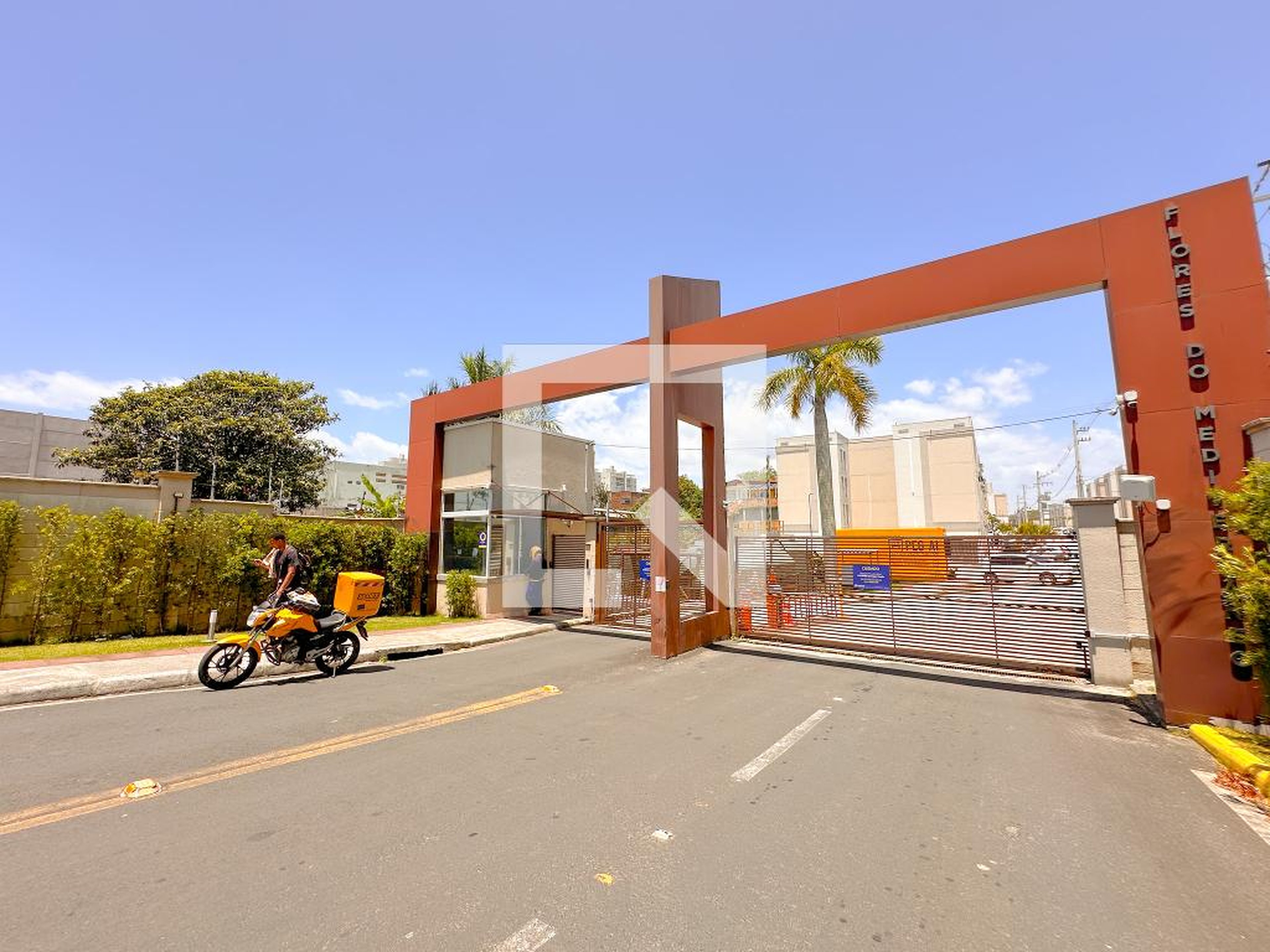 Fachada do Prédio Condomínio Flores do Mediterrâneo