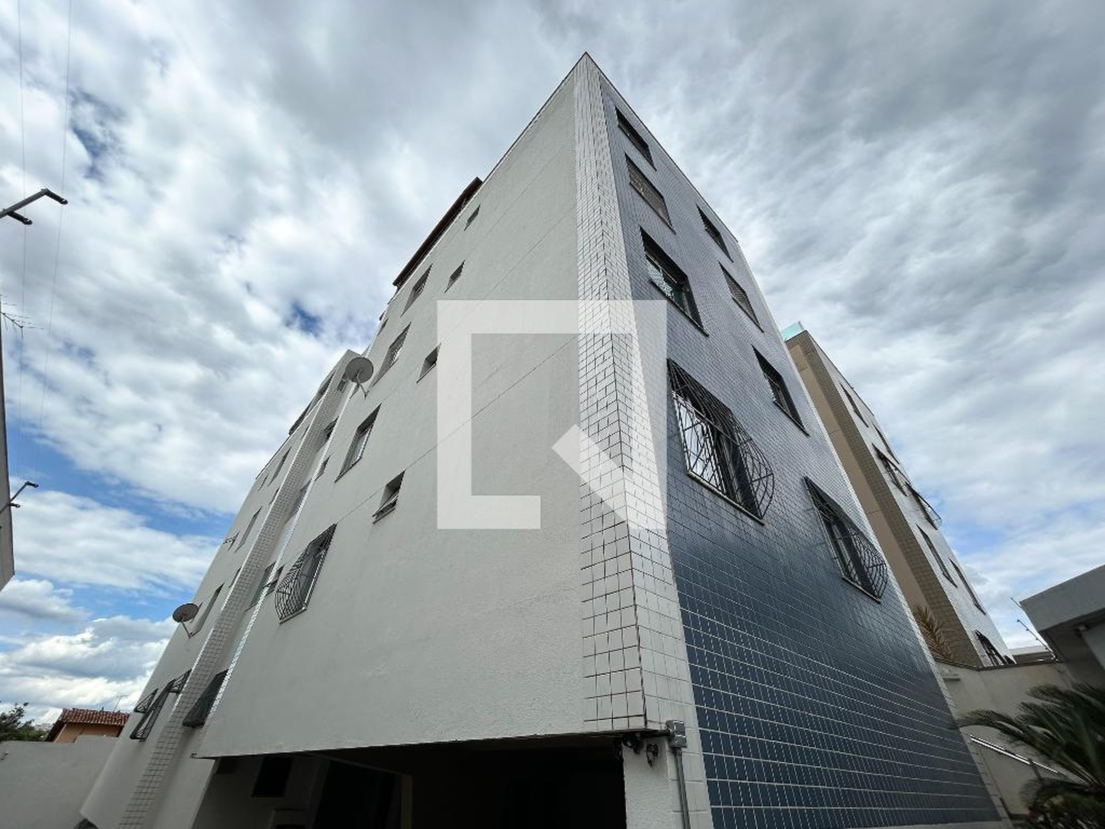 Fachada Condomínio em Rua Doutor João Miranda, 54