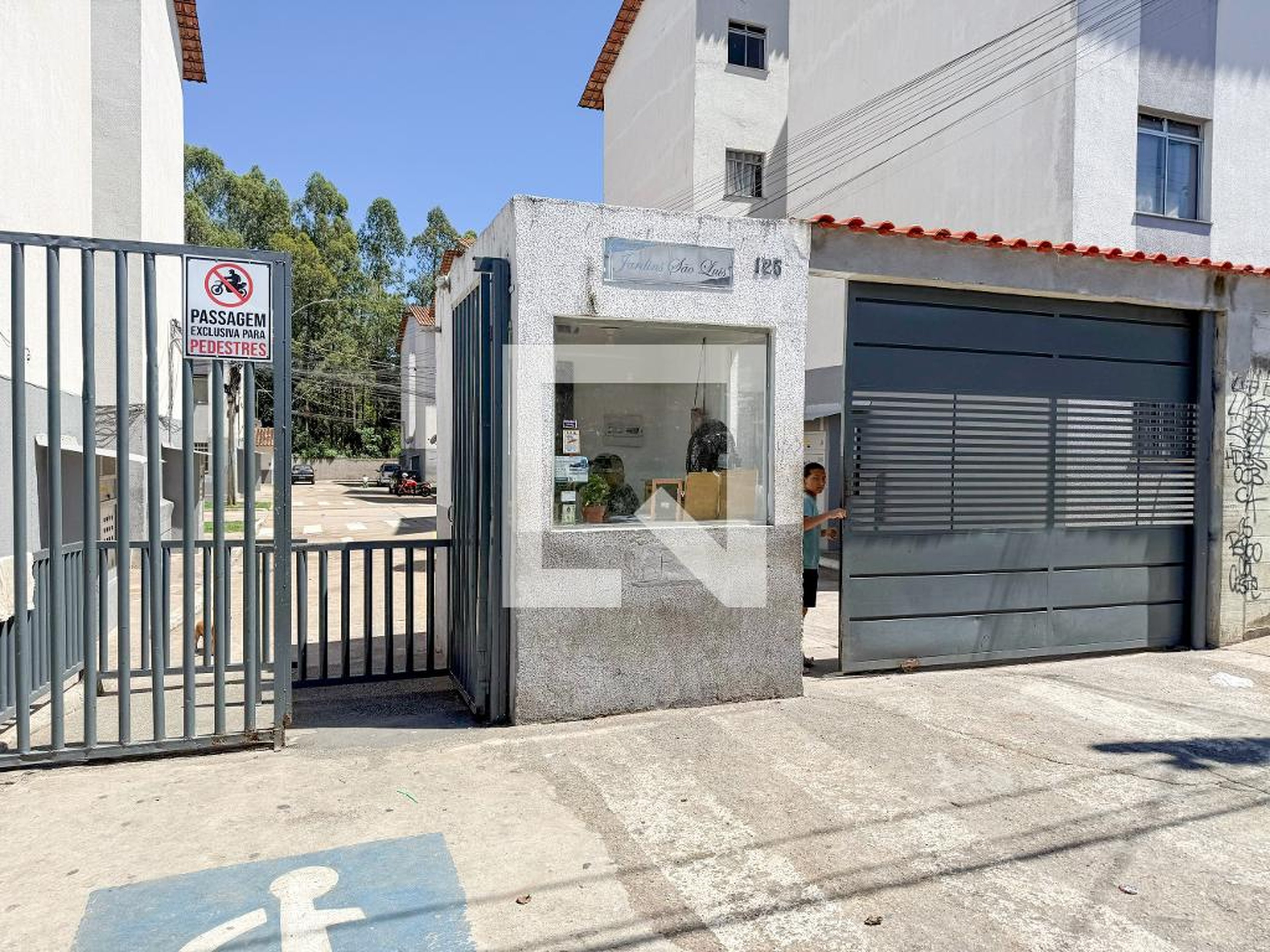 Fachada Condomínio em Rua Volta Redonda, 125