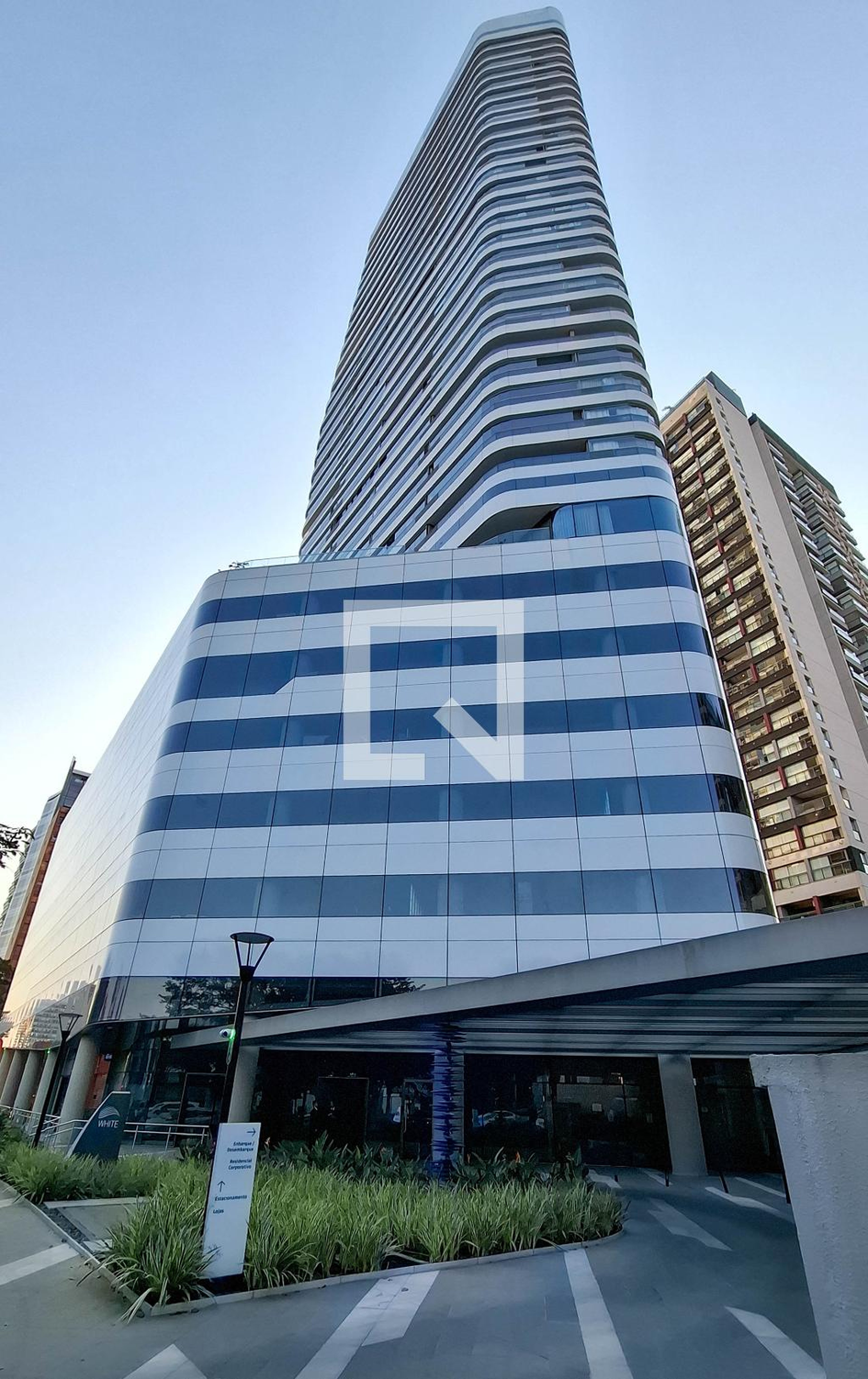 Fachada do Prédio Edificio White 2880