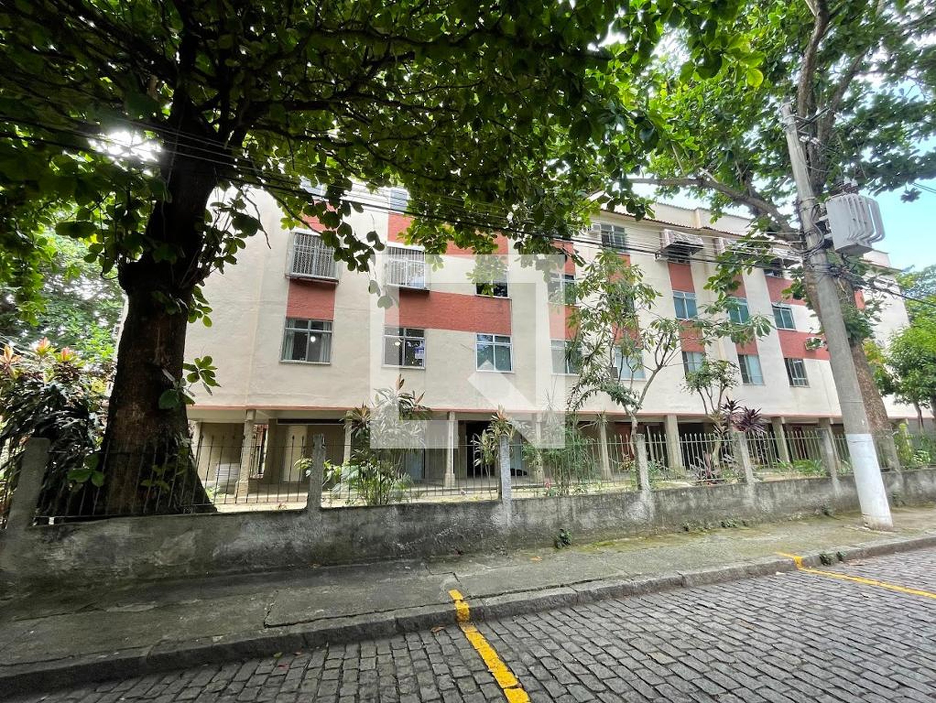 Fachada Condomínio em Rua Luís Bayer, 55