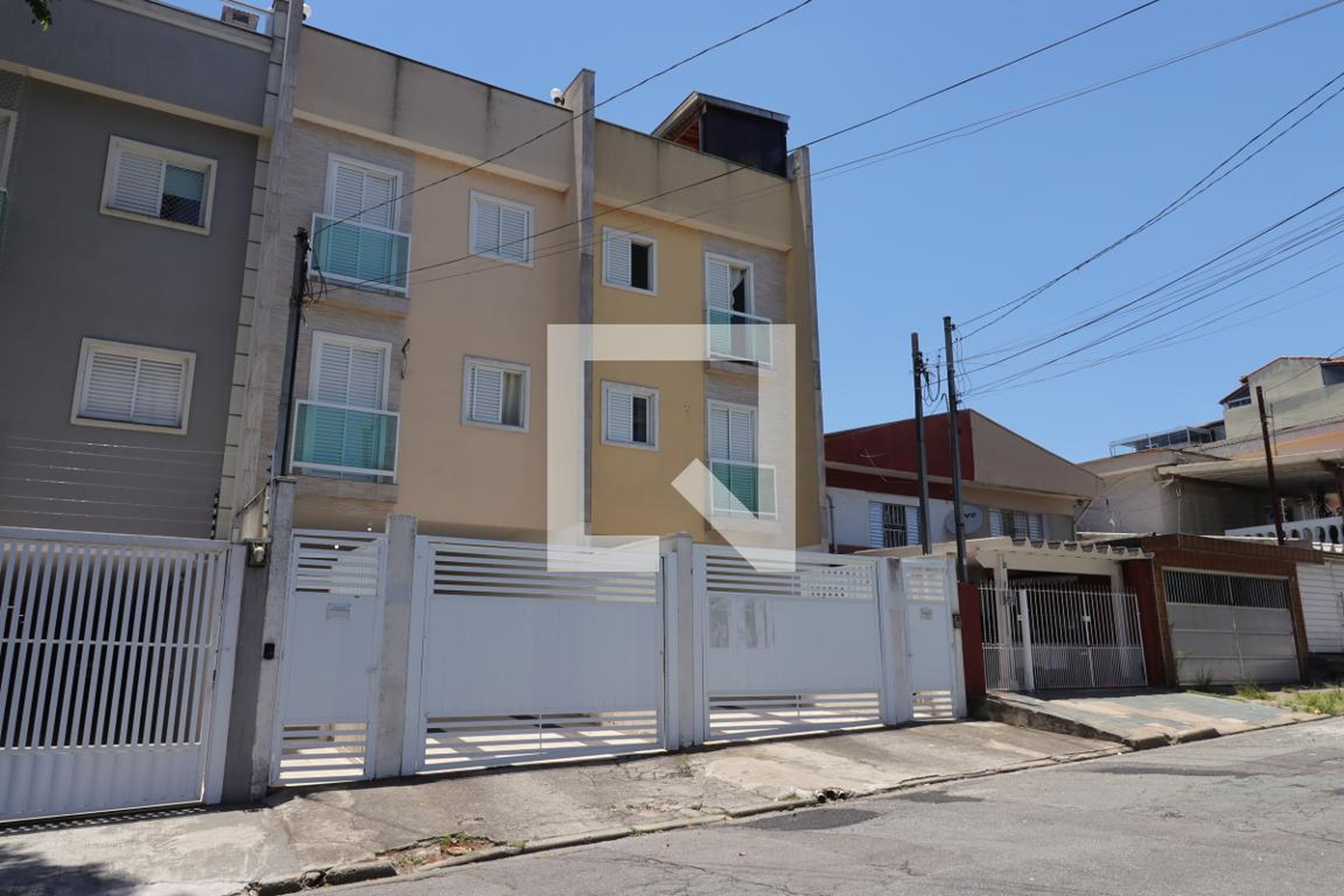 Fachada Condomínio em Rua Itapira, 88