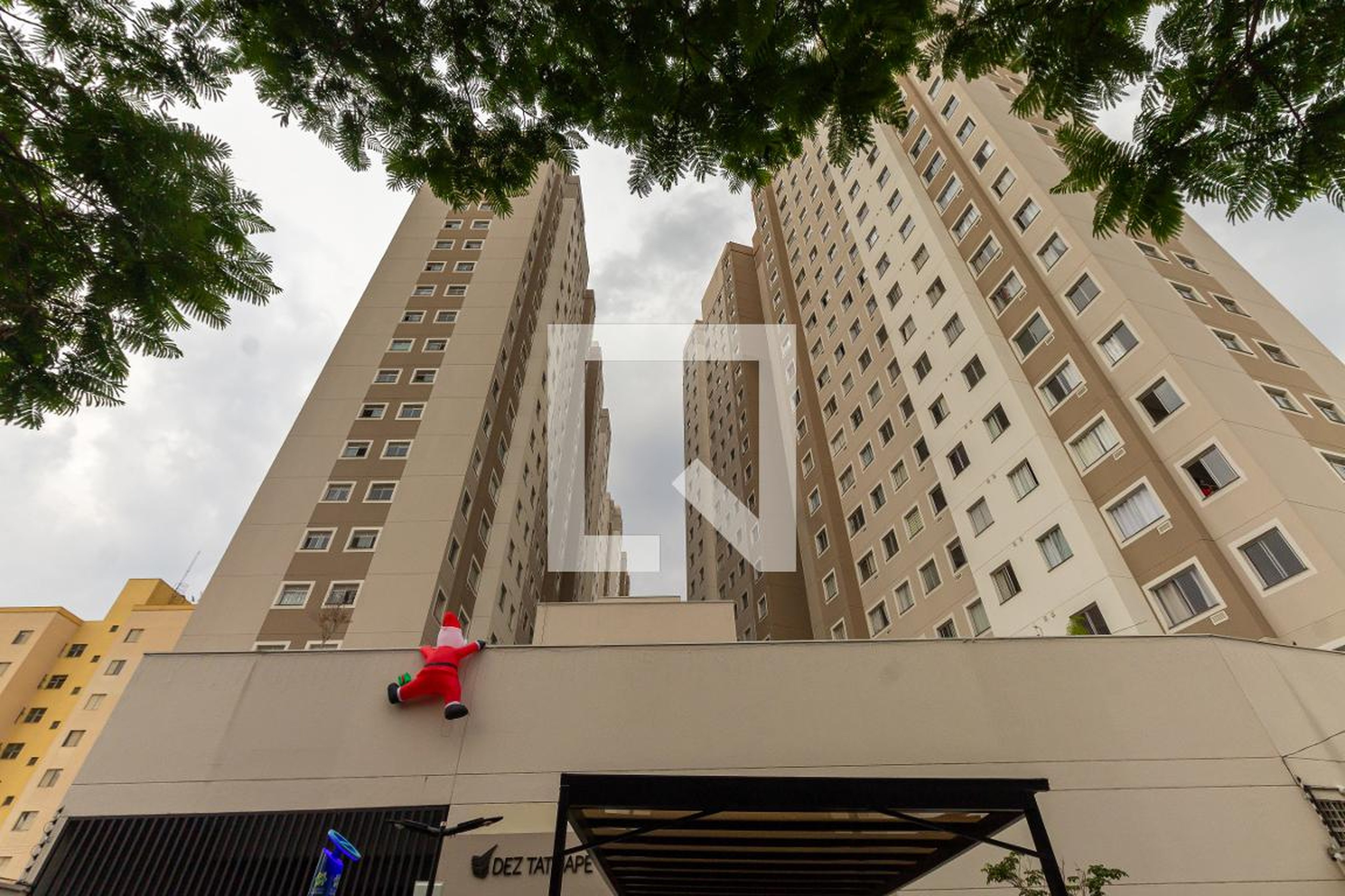 Fachada do Prédio Condomínio Cury Dez Tatuapé