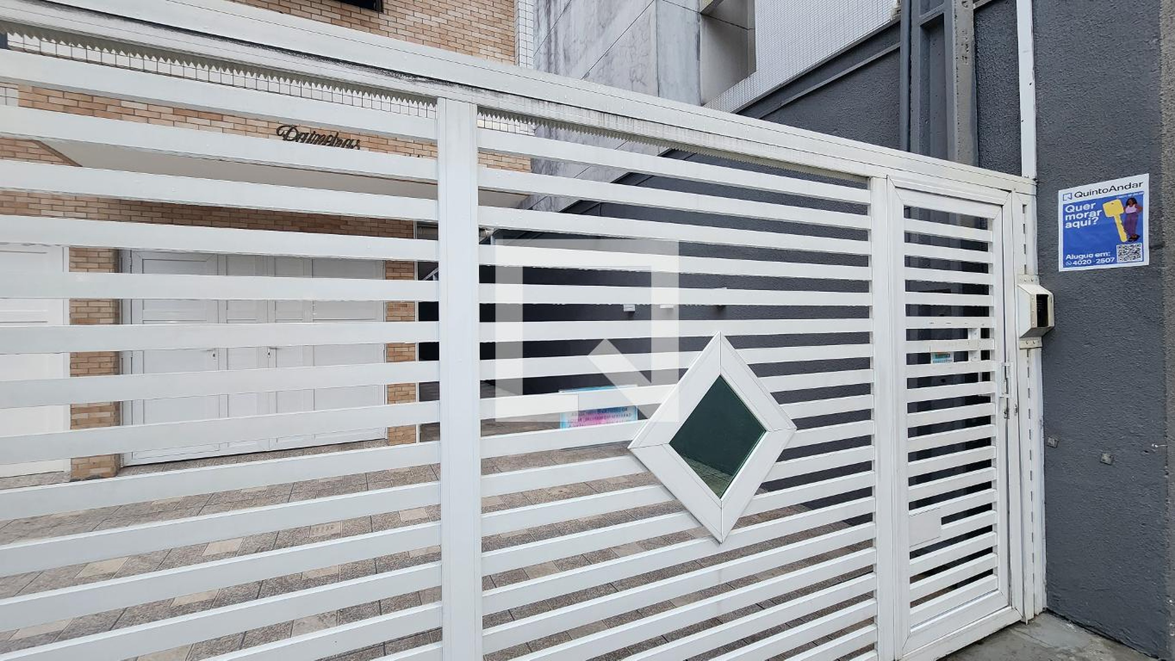 Fachada Condomínio em Rua José Caballero, 74