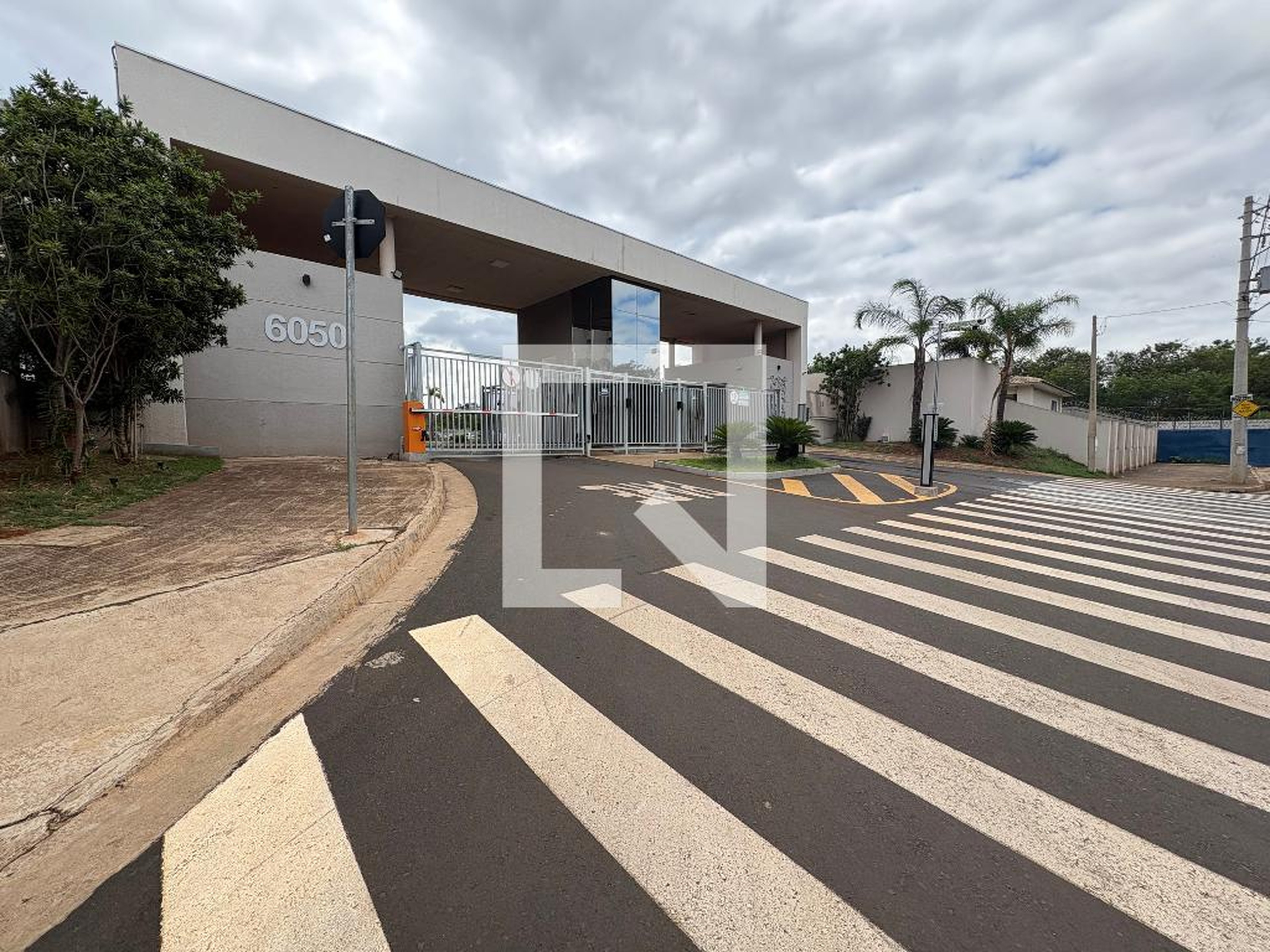 Fachada Condomínio Portal Mirante da Colina