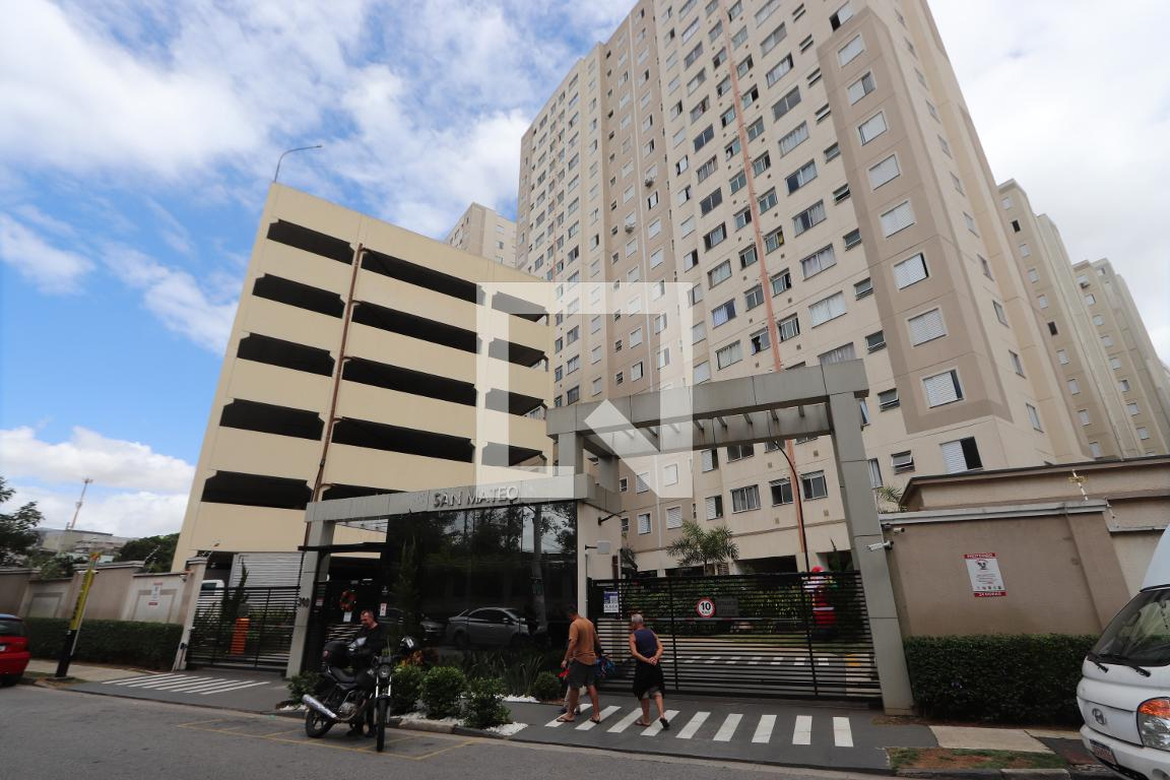 Fachada Condomínio em Rua Ator Paulo Gustavo, 280