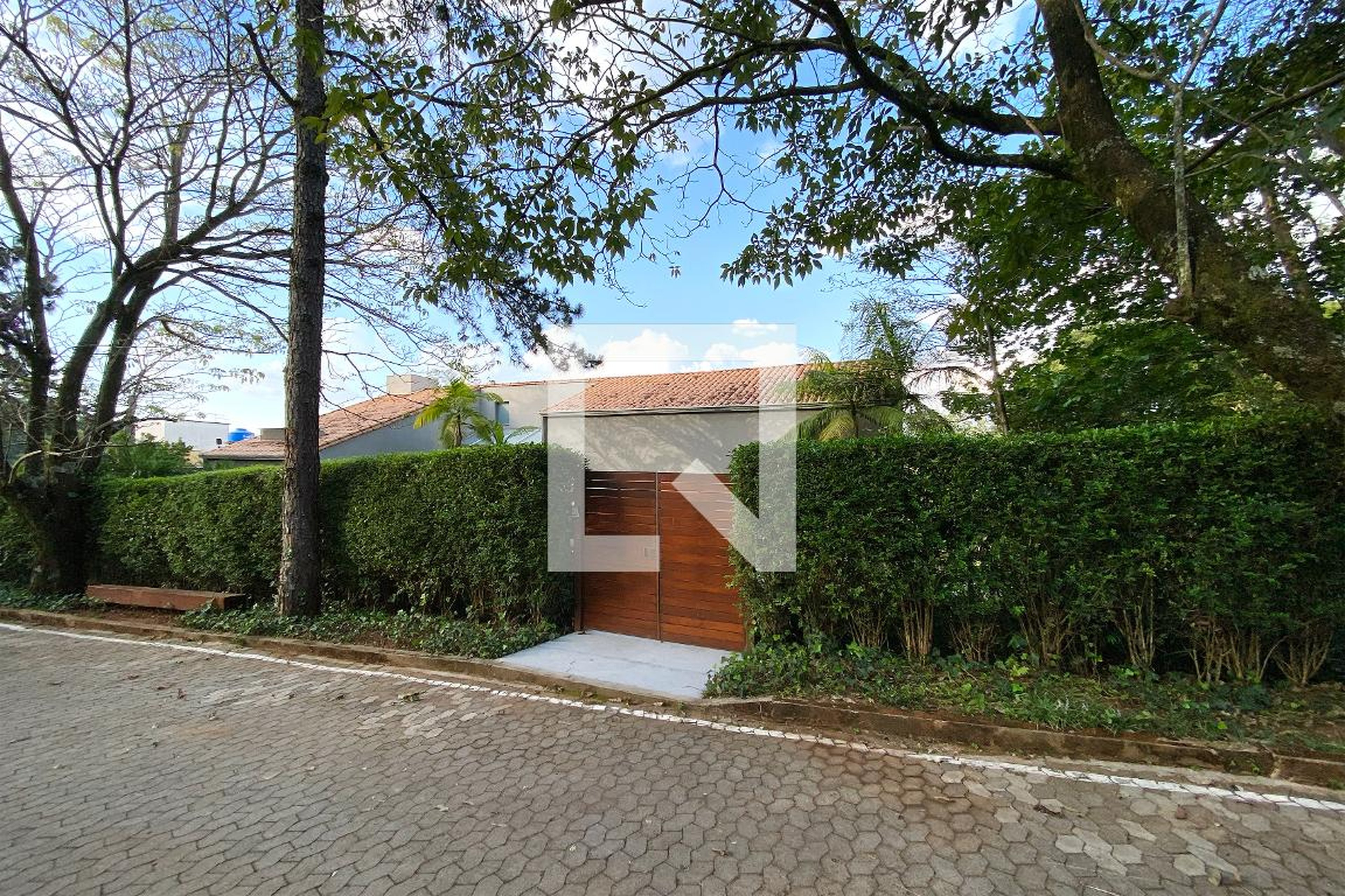 Fachada Condomínio em Alameda dos Ipês, 427