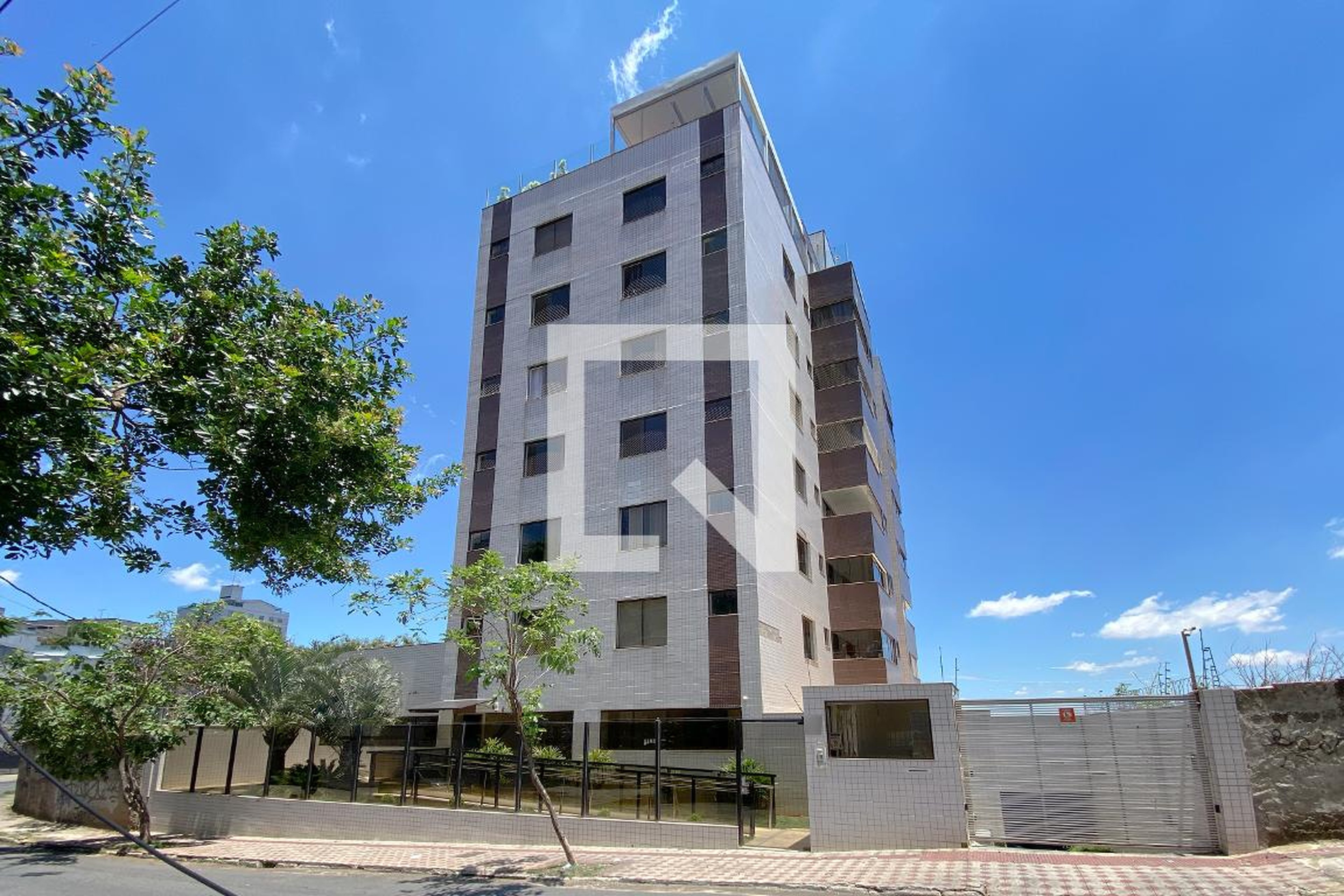 Fachada Condomínio Es. Tiffany Residence