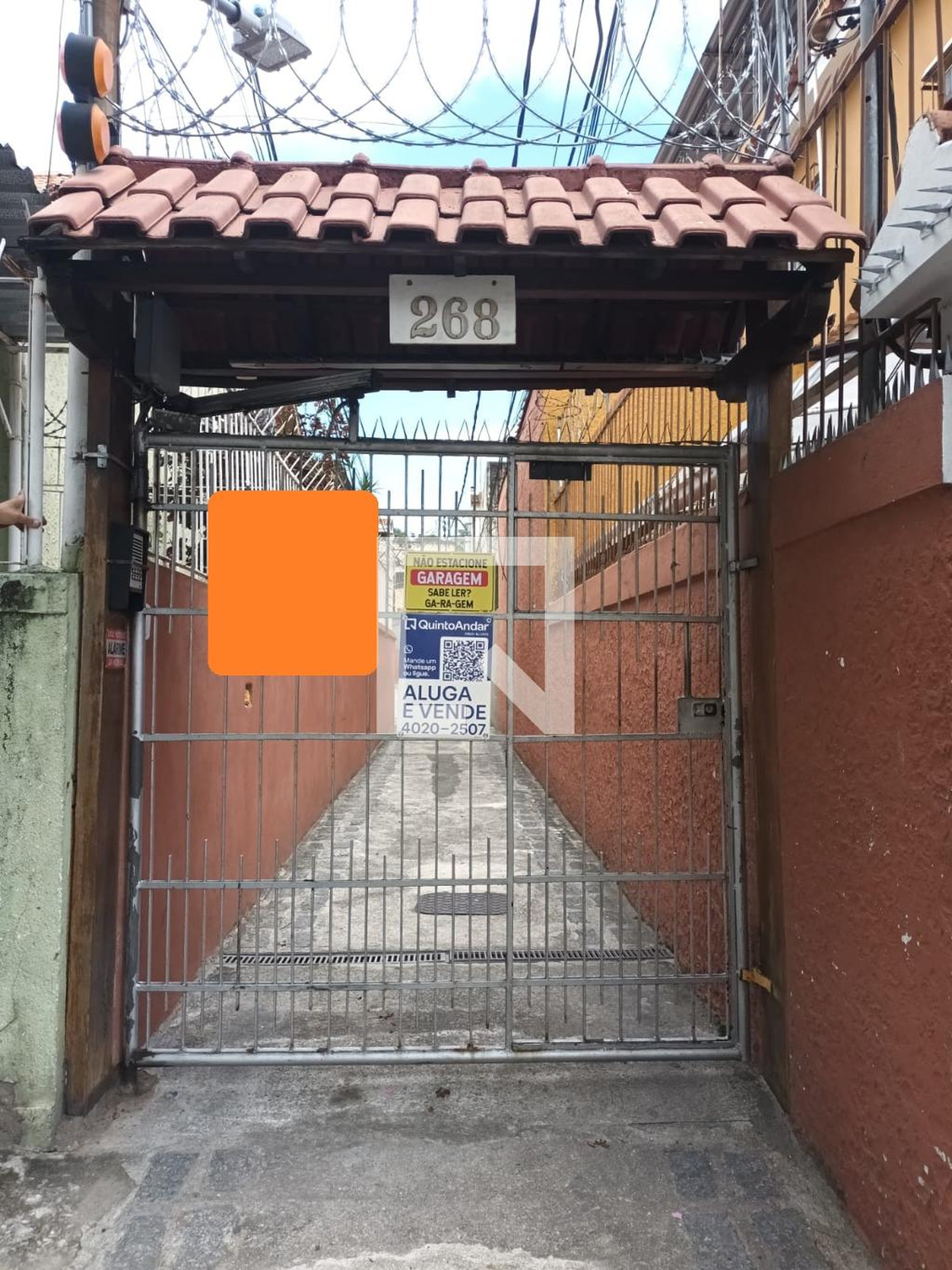 Fachada Condomínio em Rua Isolina, 268