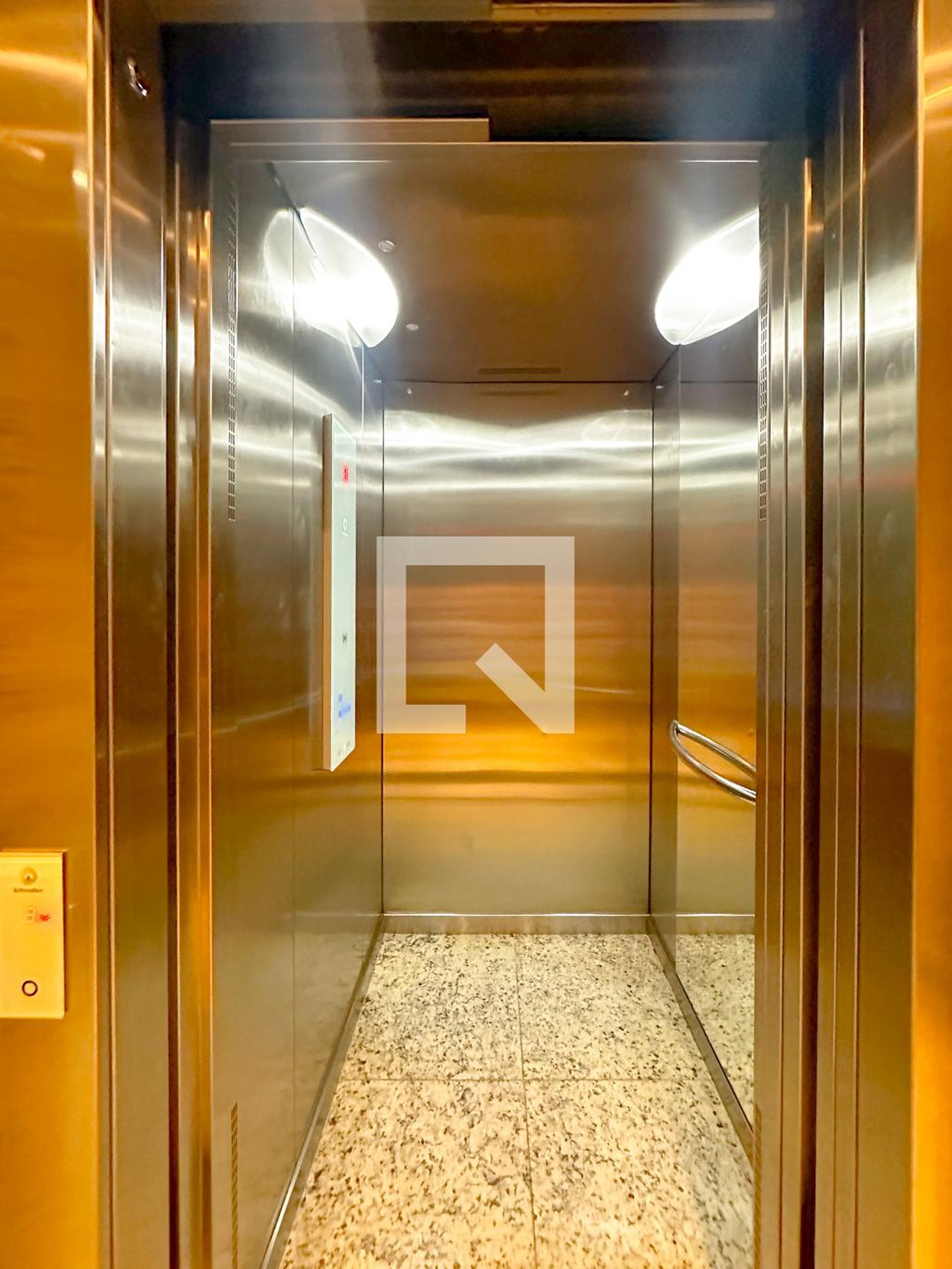 Elevador - Sunset Residence
