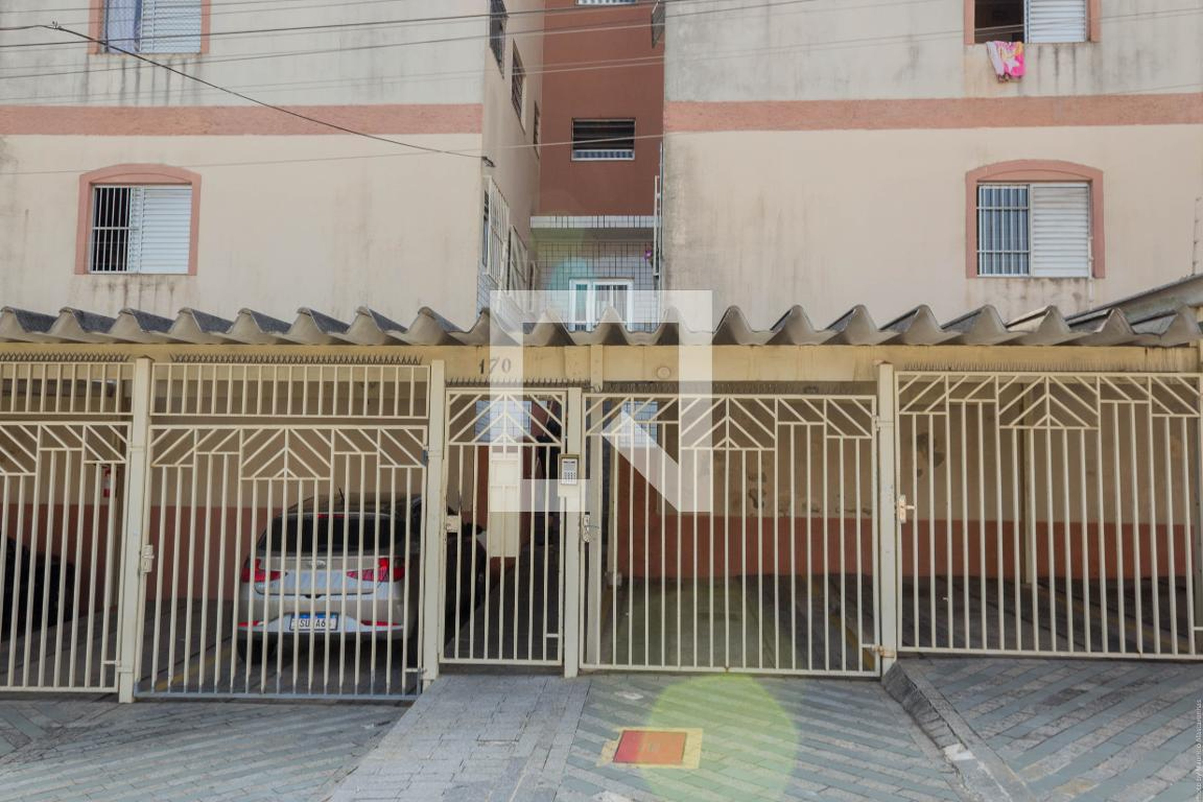 Fachada Condomínio em Rua Senador Mario Mota, 170