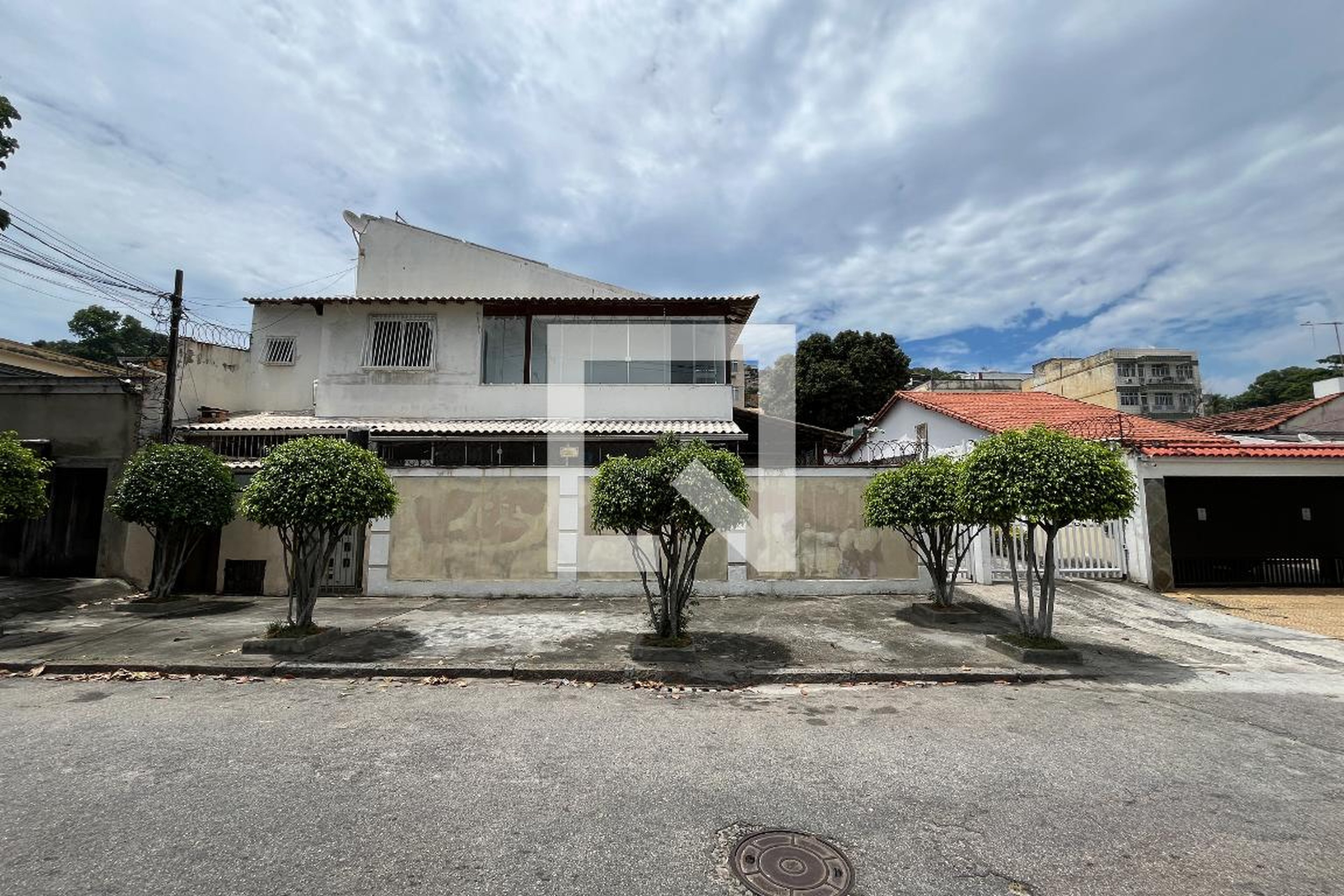 Fachada Condomínio em Rua Haia, 324