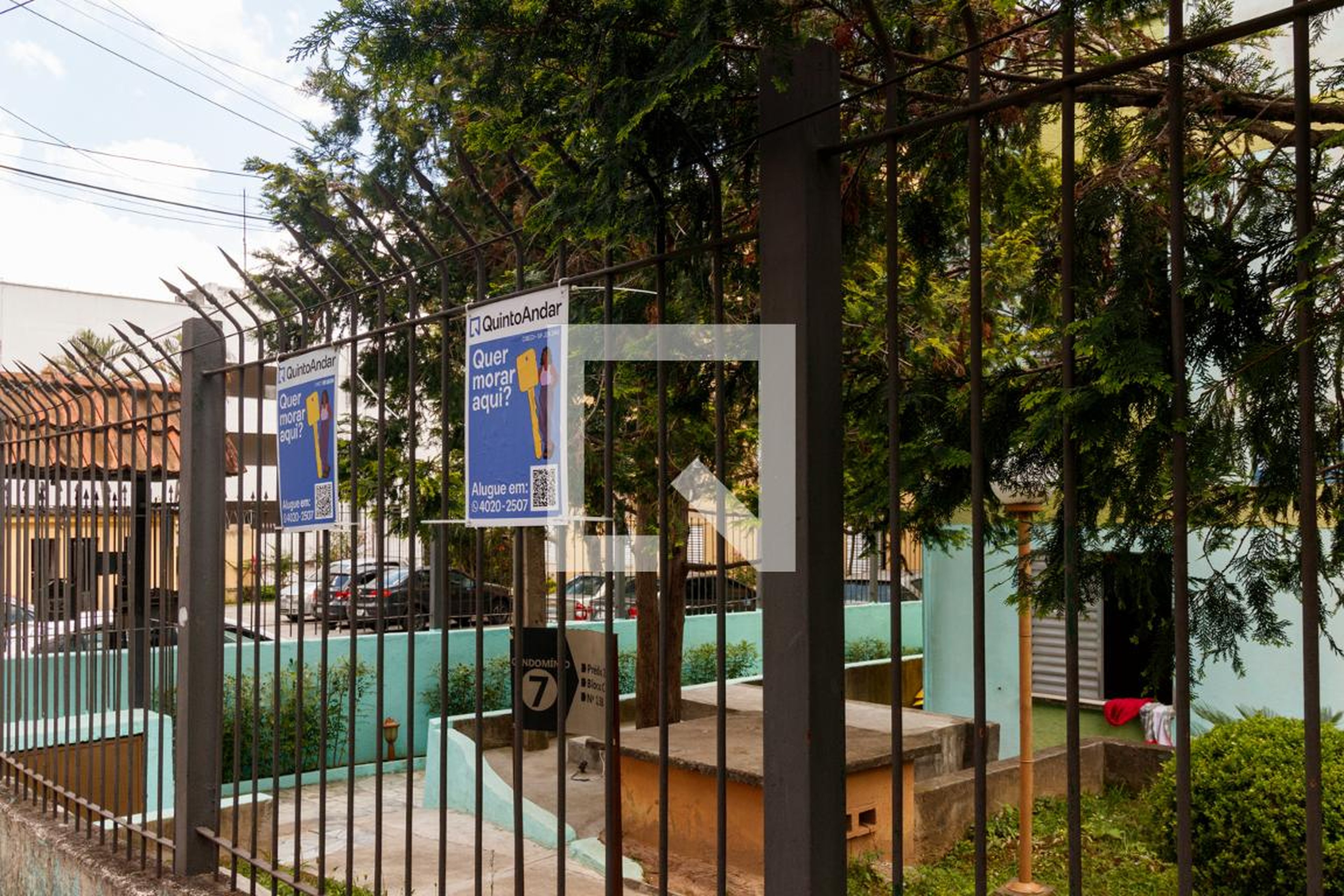 Fachada Condomínio em Rua Roberto Cieto, 138