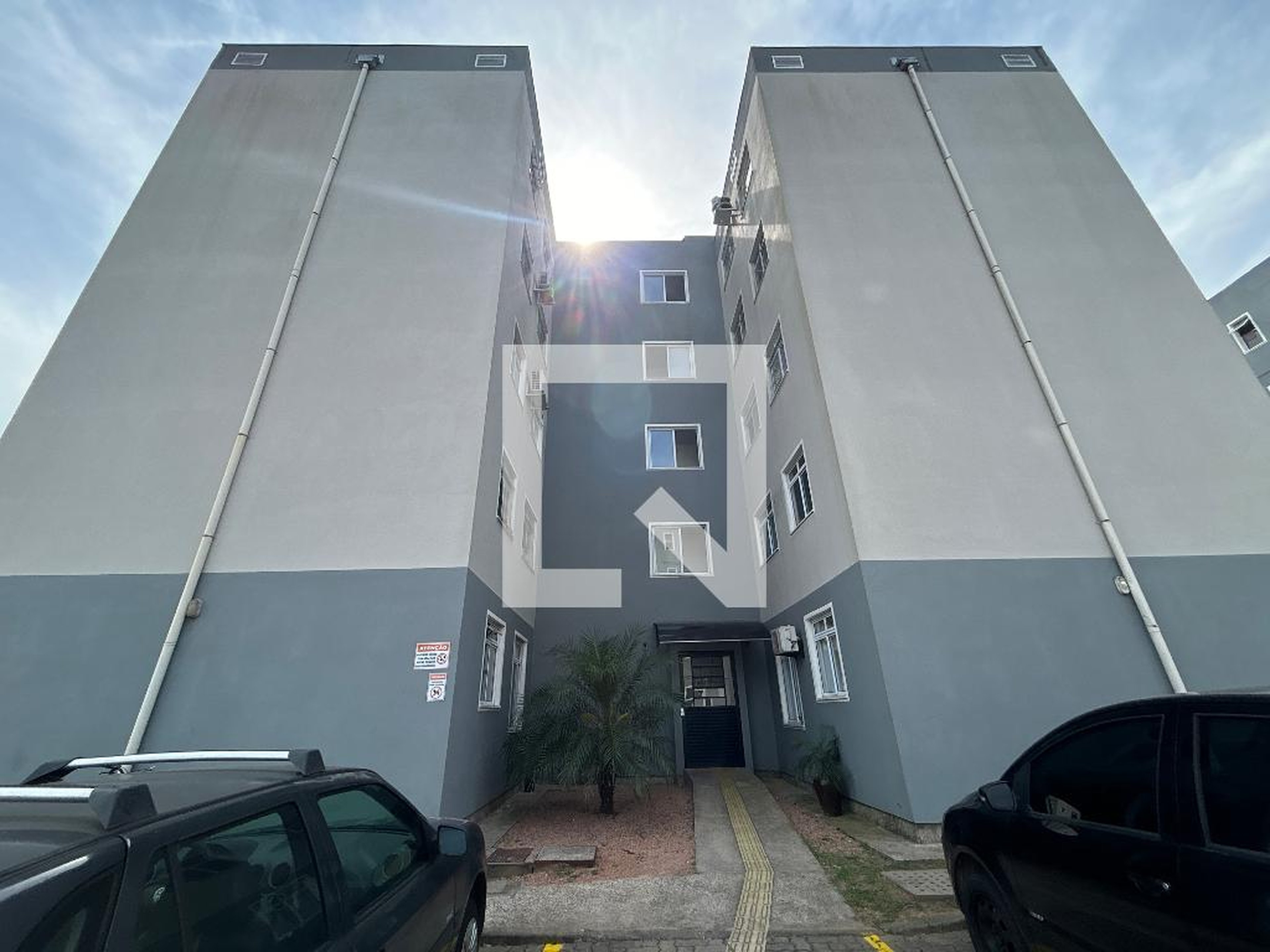 Fachada Condomínio em Rua Arthur Momberger, 1050