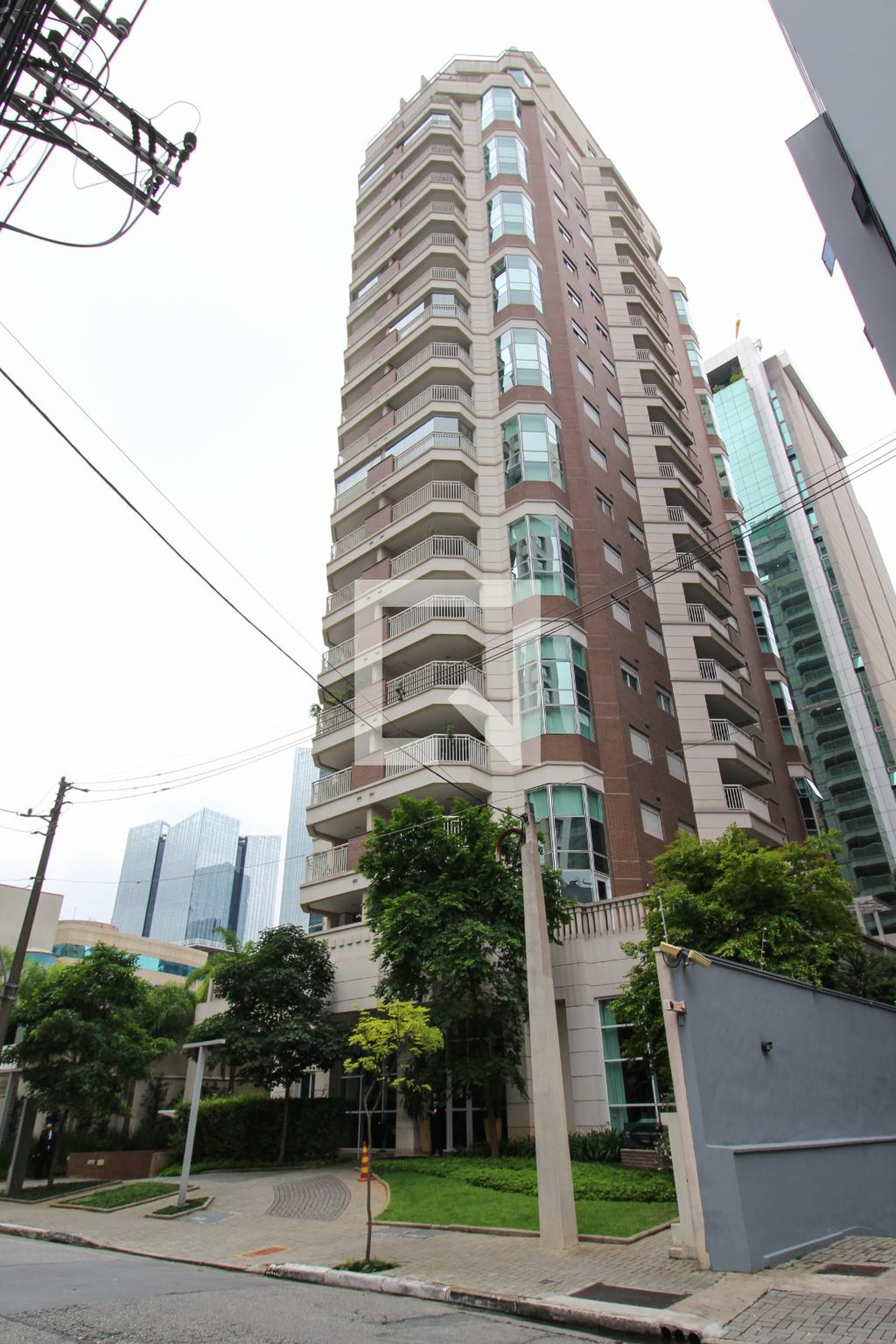 Fachada Condomínio Vila Funchal Bay Apartaments