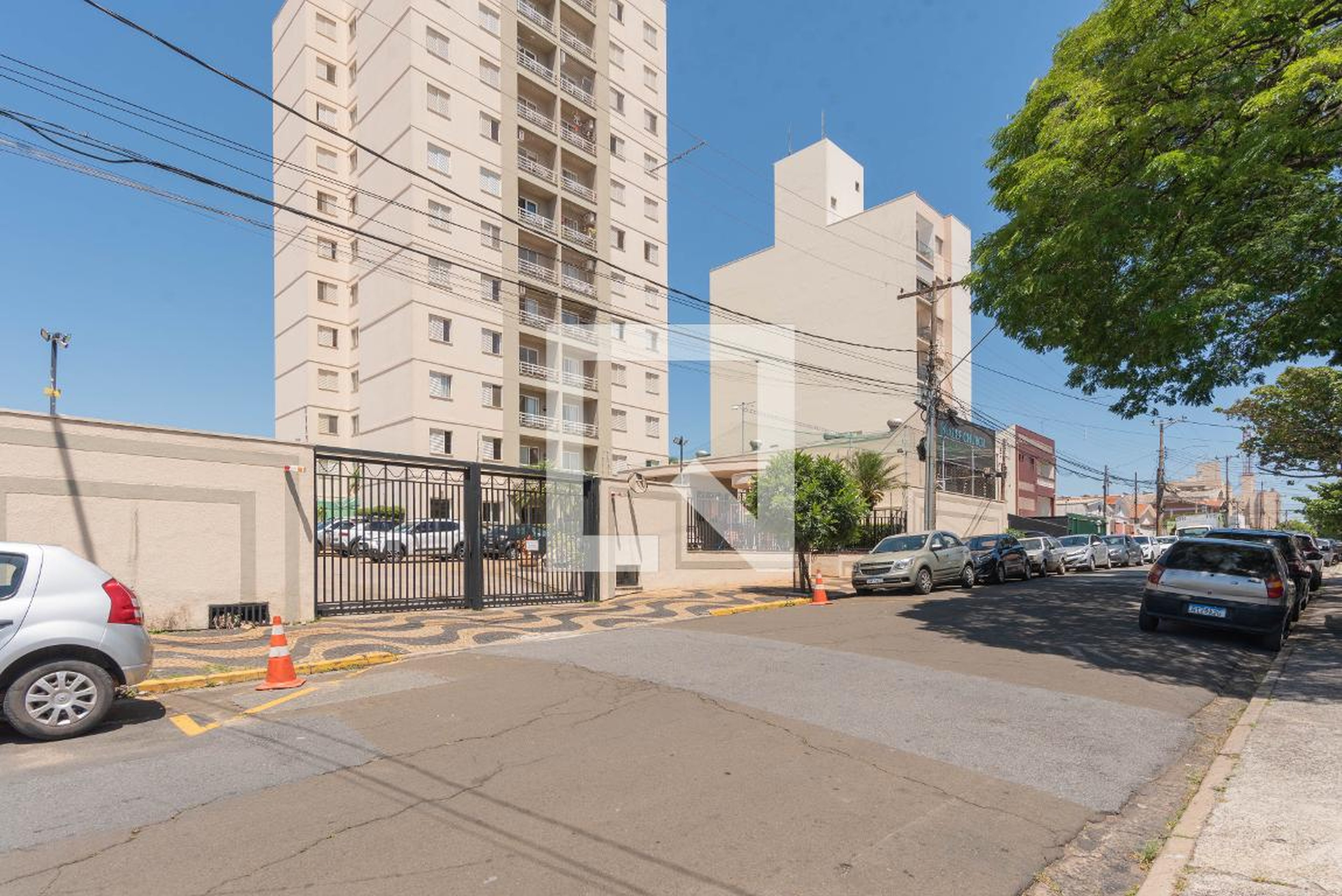 Fachada do Prédio Condomínio em Rua Paulo Lacerda, 700