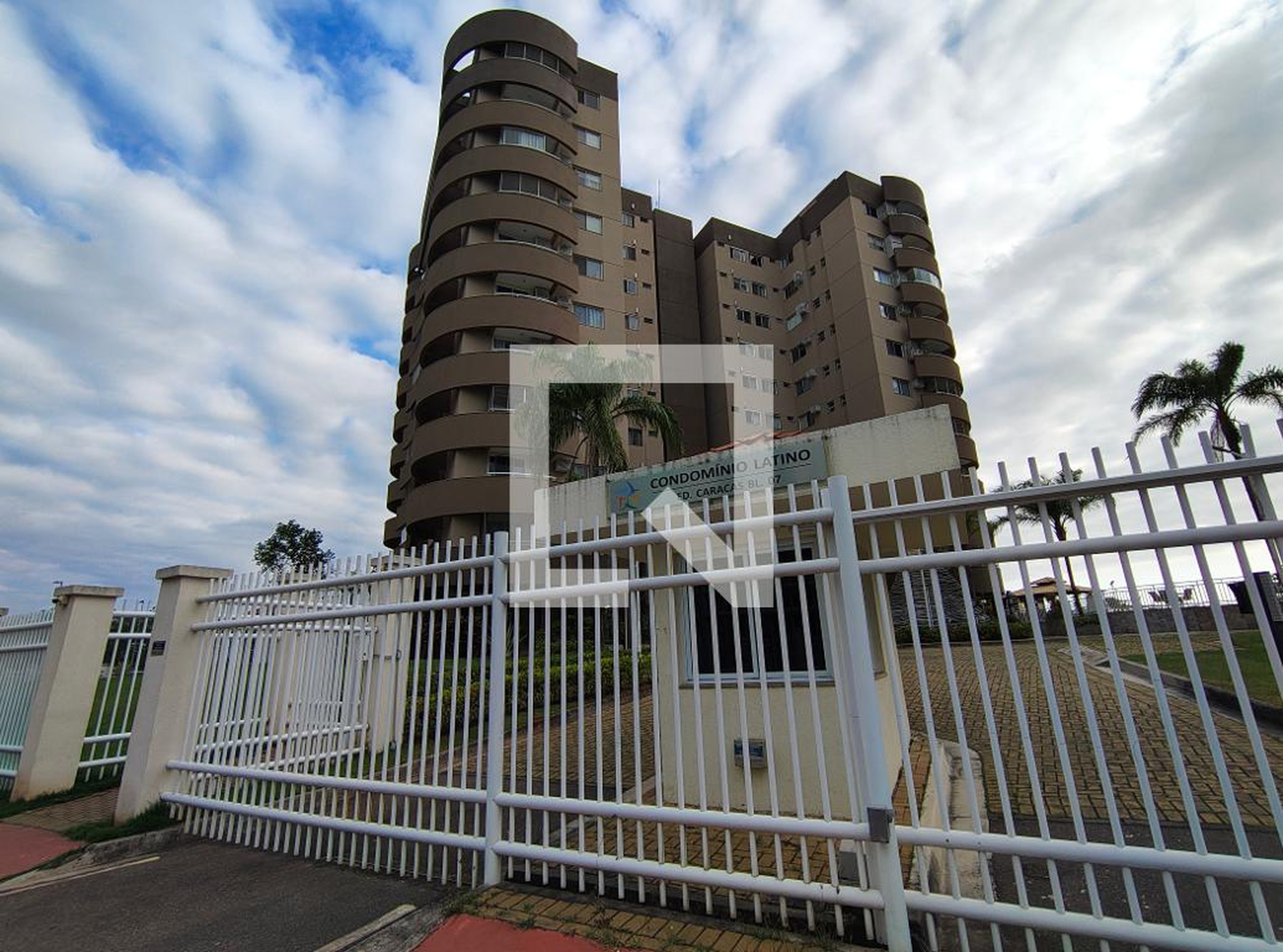 Fachada Condomínio em Avenida Cláudio Besserman Vianna, 12