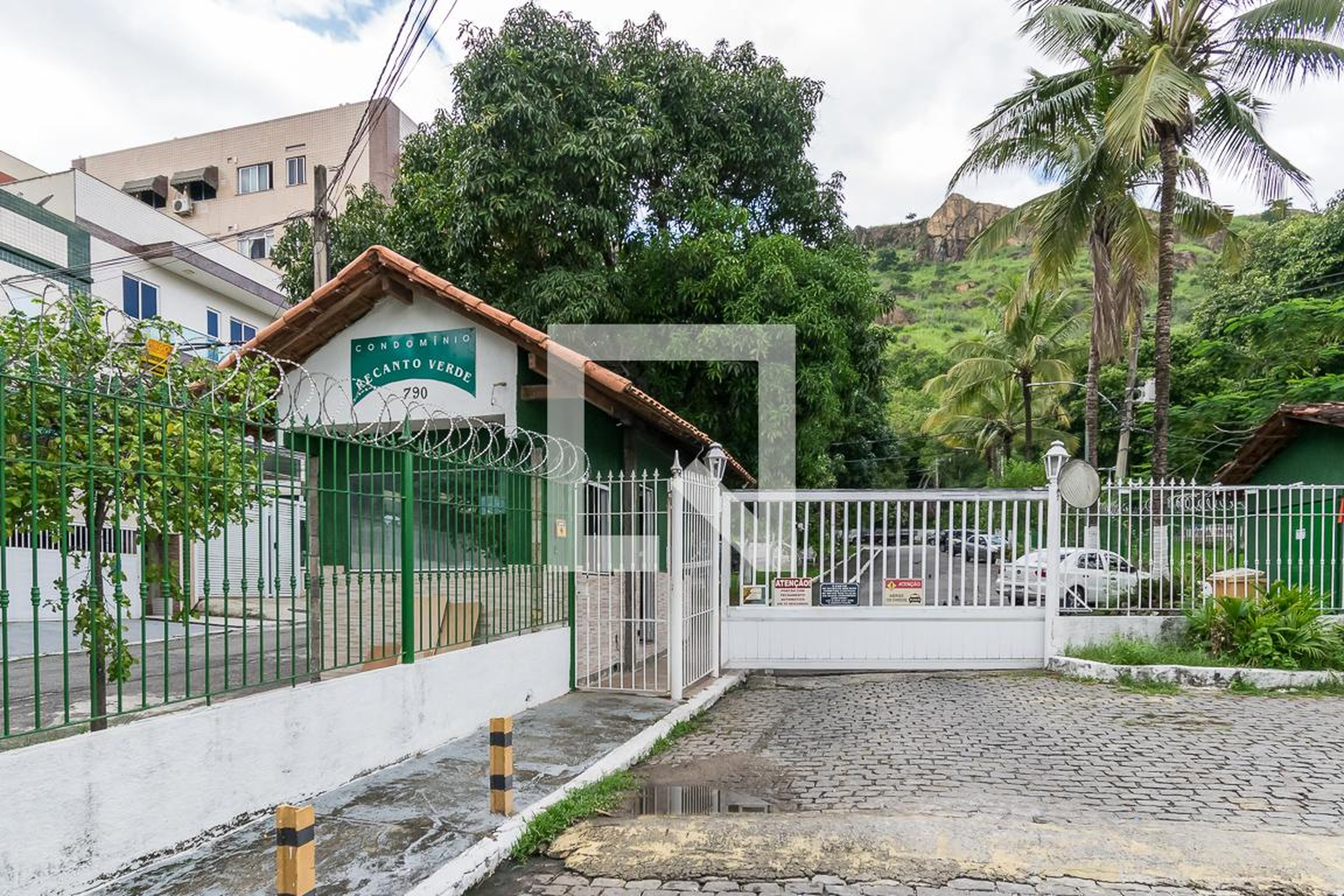 Fachada do Condomínio Condomínio em Rua Aiera, 765