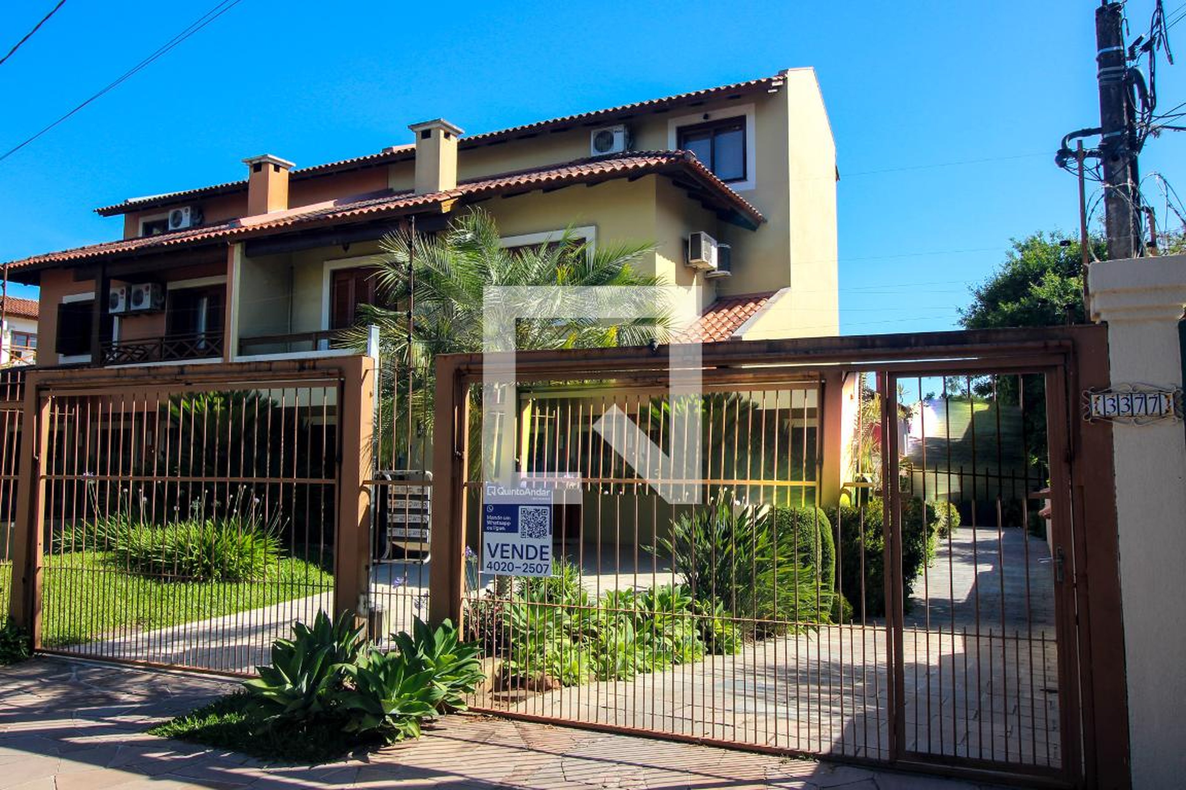 Fachada do condomínio Condomínio em Rua Conselheiro Xavier da Costa, 3377