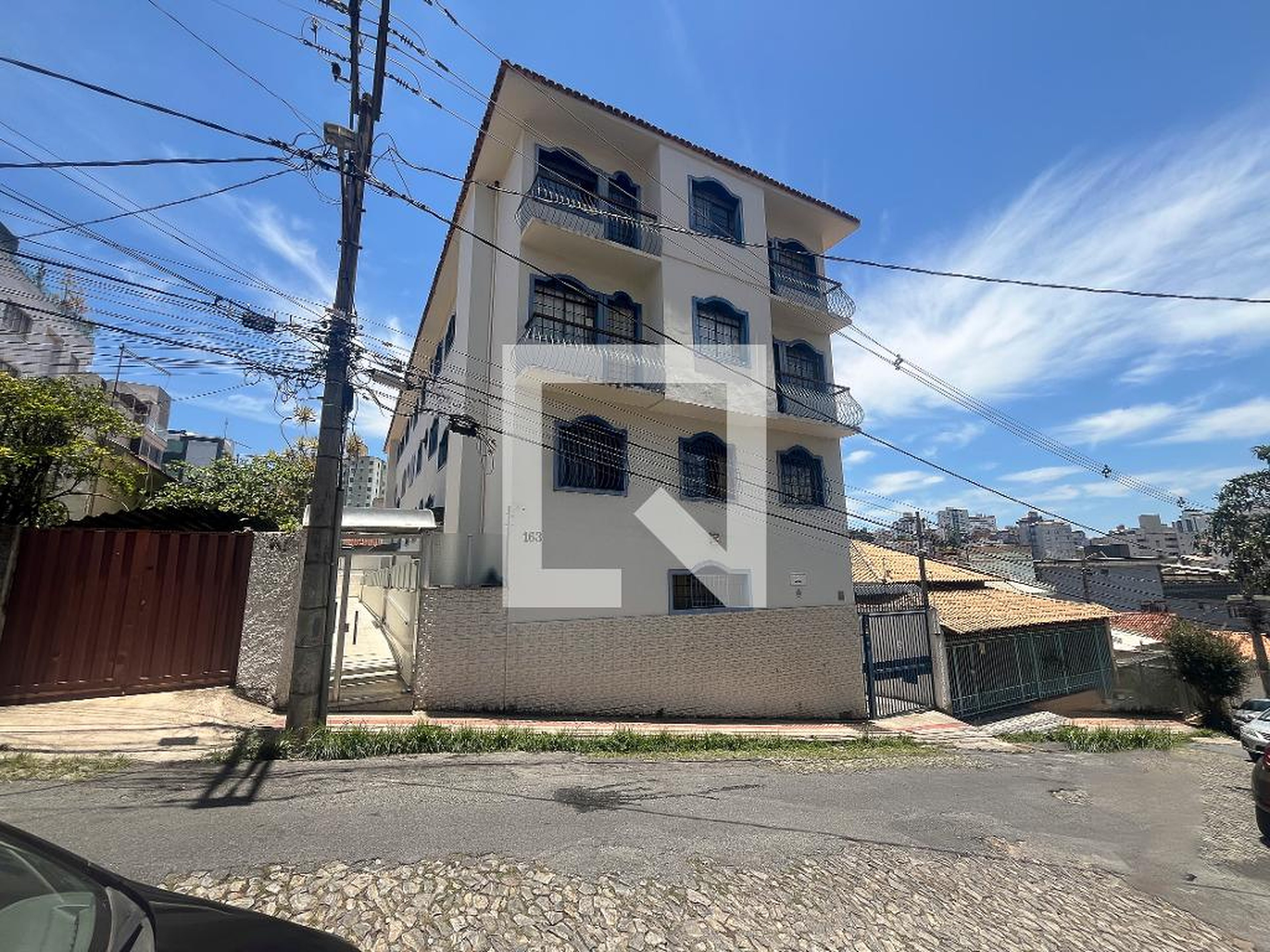 Fachada Condomínio em Rua Macedo, 163