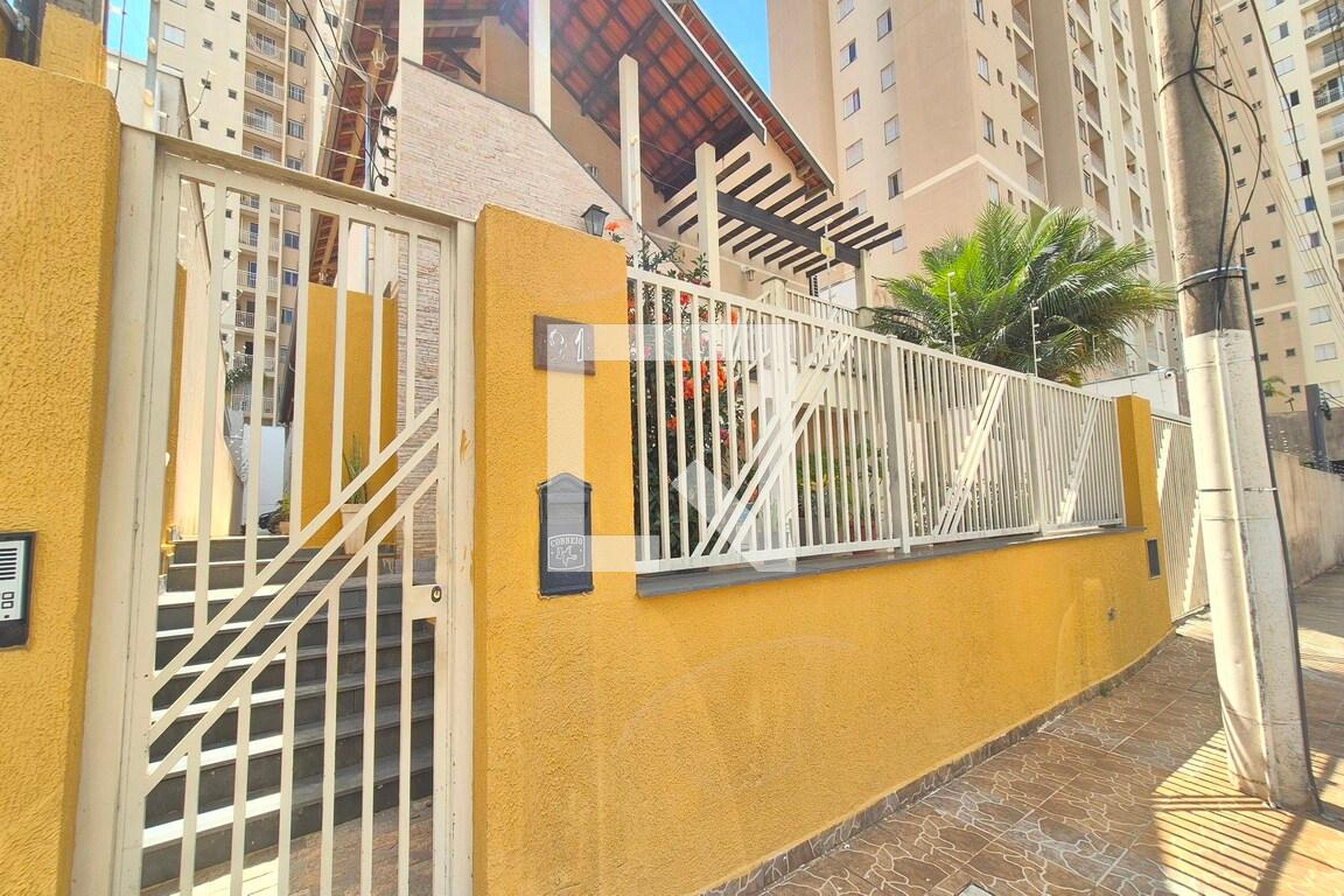 Fachada do Prédio Condomínio em Rua Ângelo Franceschini, 91