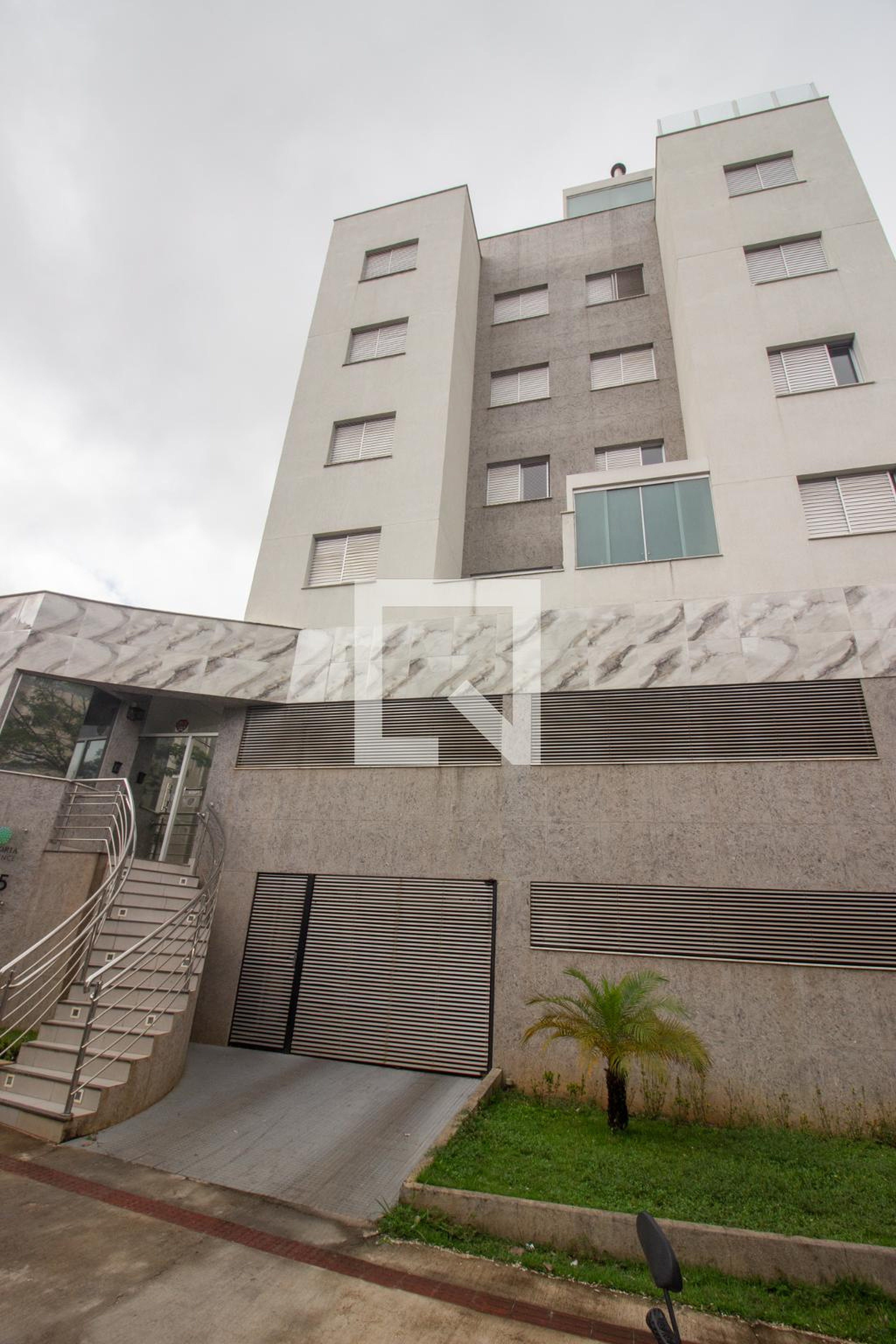 Fachada Condomínio em Alameda dos Flamingos, 305