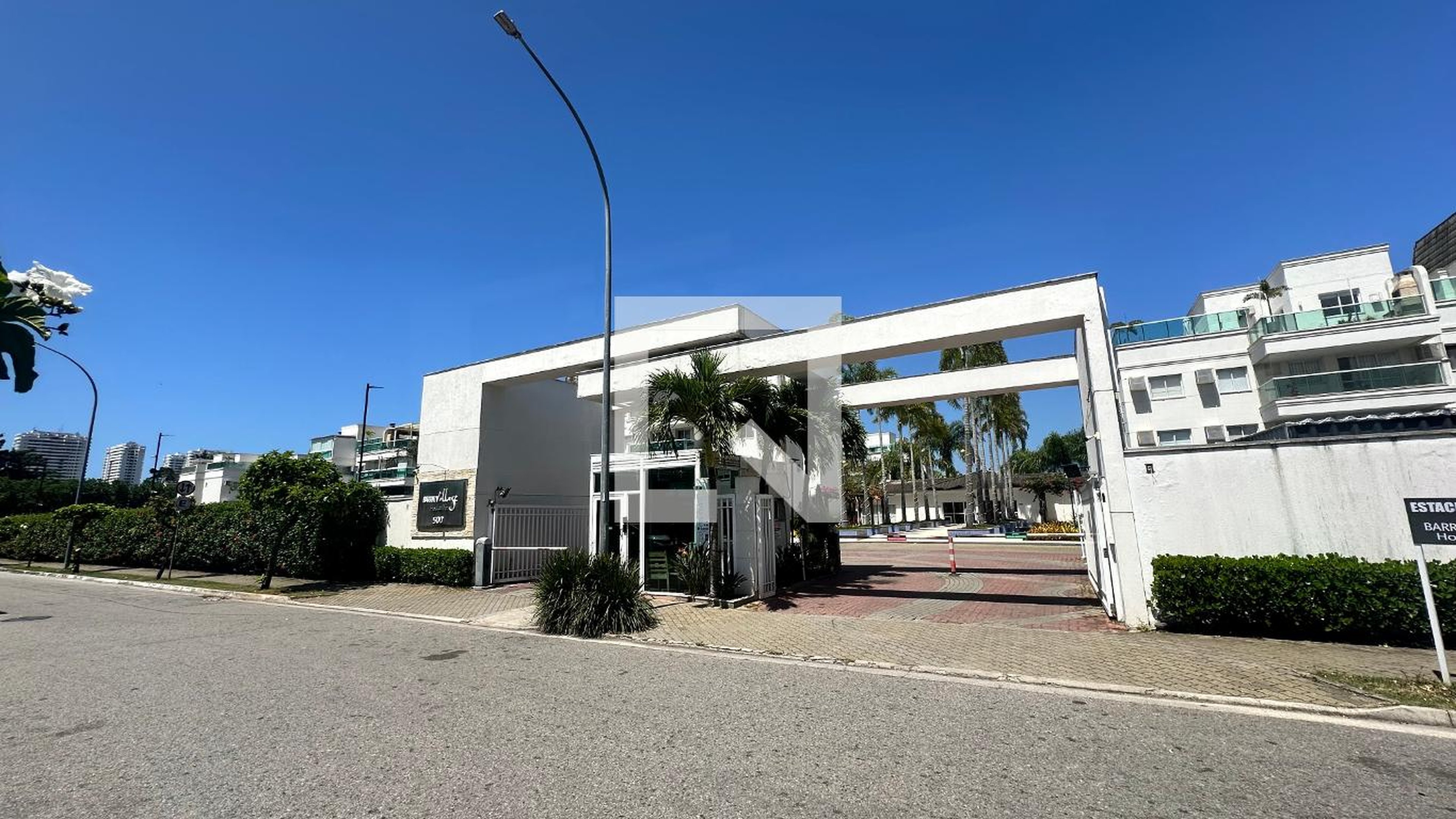 Fachada Condomínio Barra Village House Life