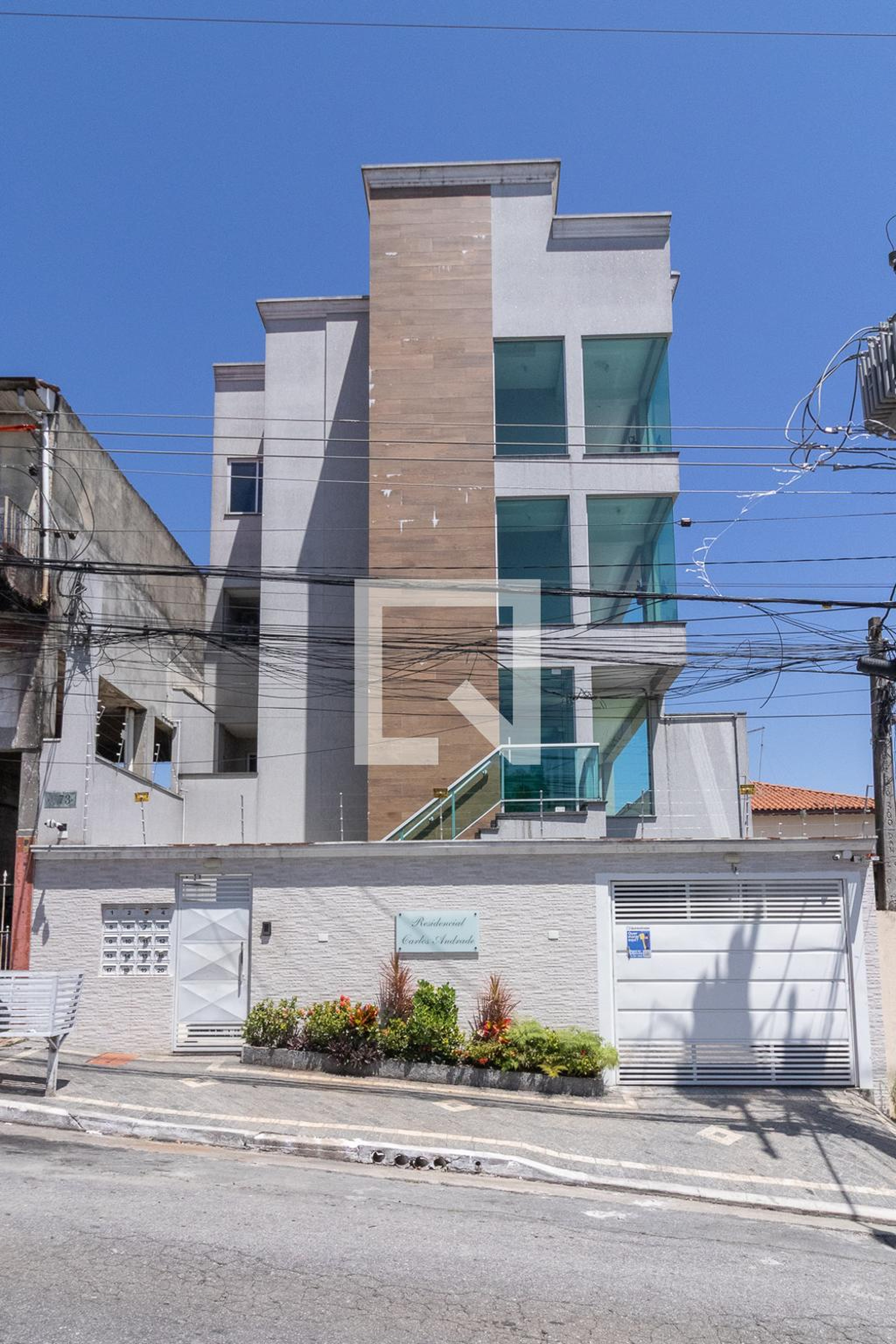 Fachada Condomínio em Rua Santo Henrique, 671