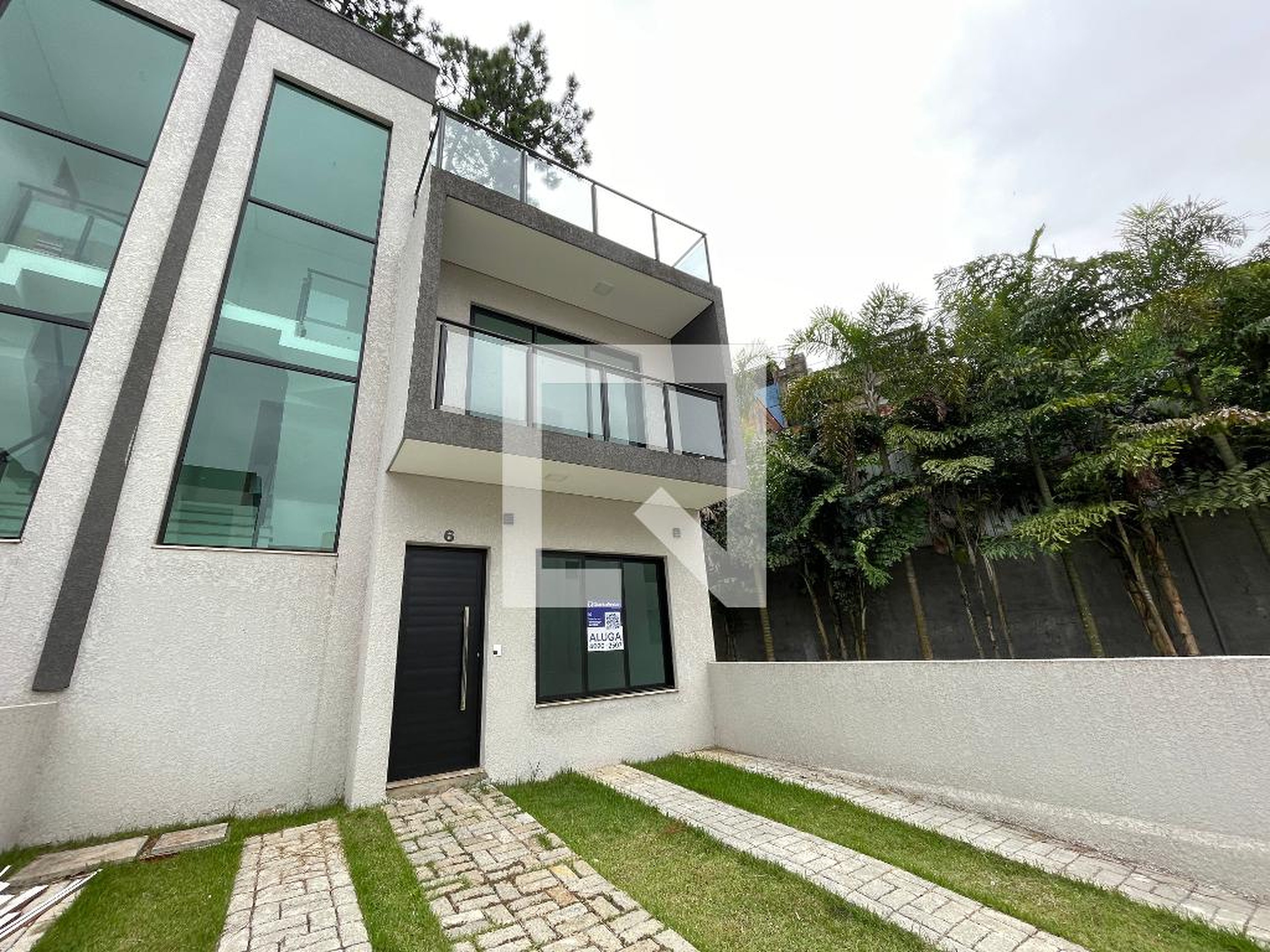 Fachada Condomínio em Rua Cassino, 195