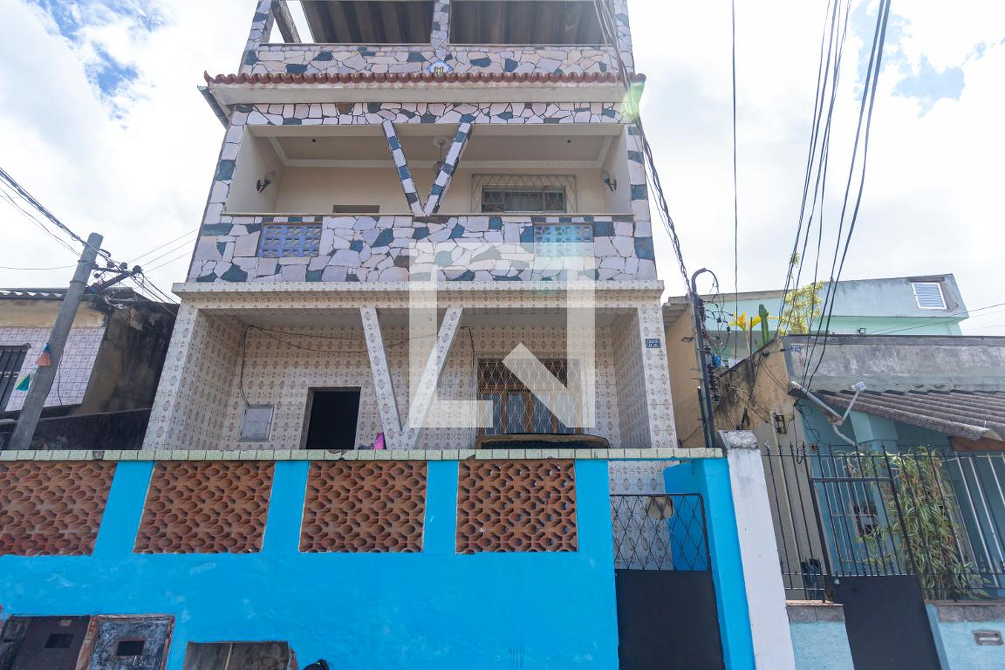 Fachada Condomínio em Rua Nerval de Gouvêia, 307