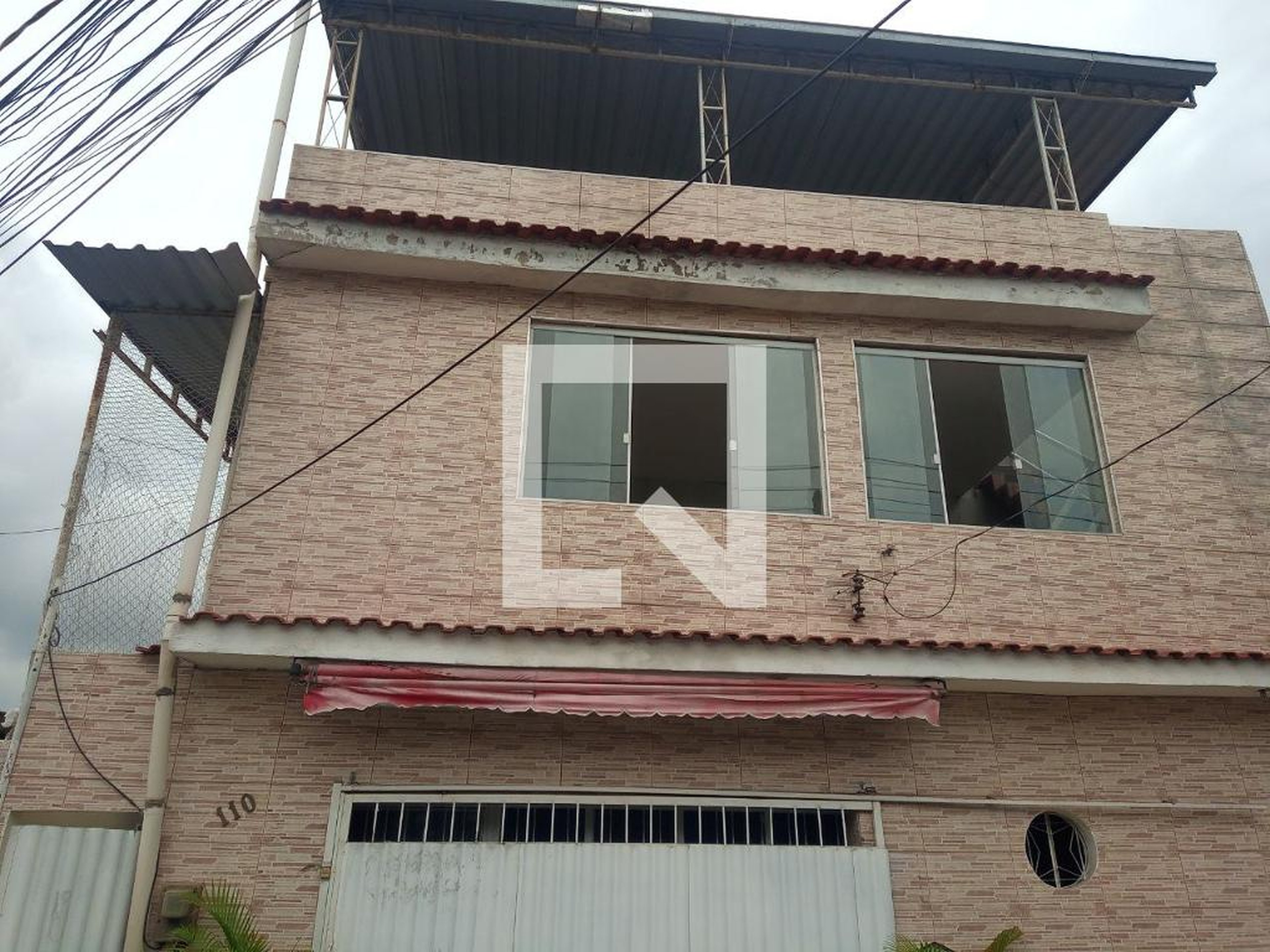 Fachada Condomínio em Rua General Miguel Costa, 110