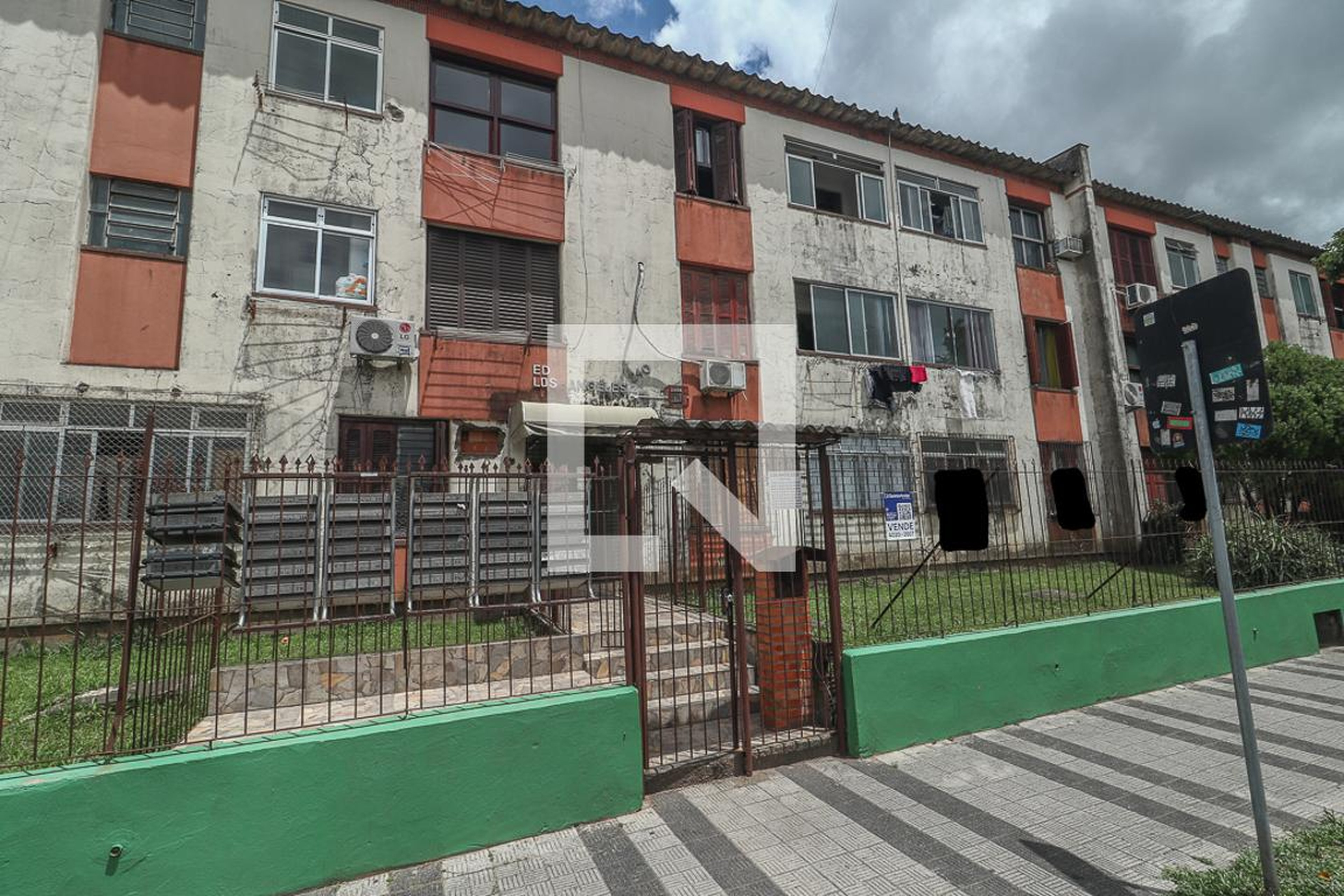 Fachada Condomínio em Rua Tarcila Moráes Dutra, 40