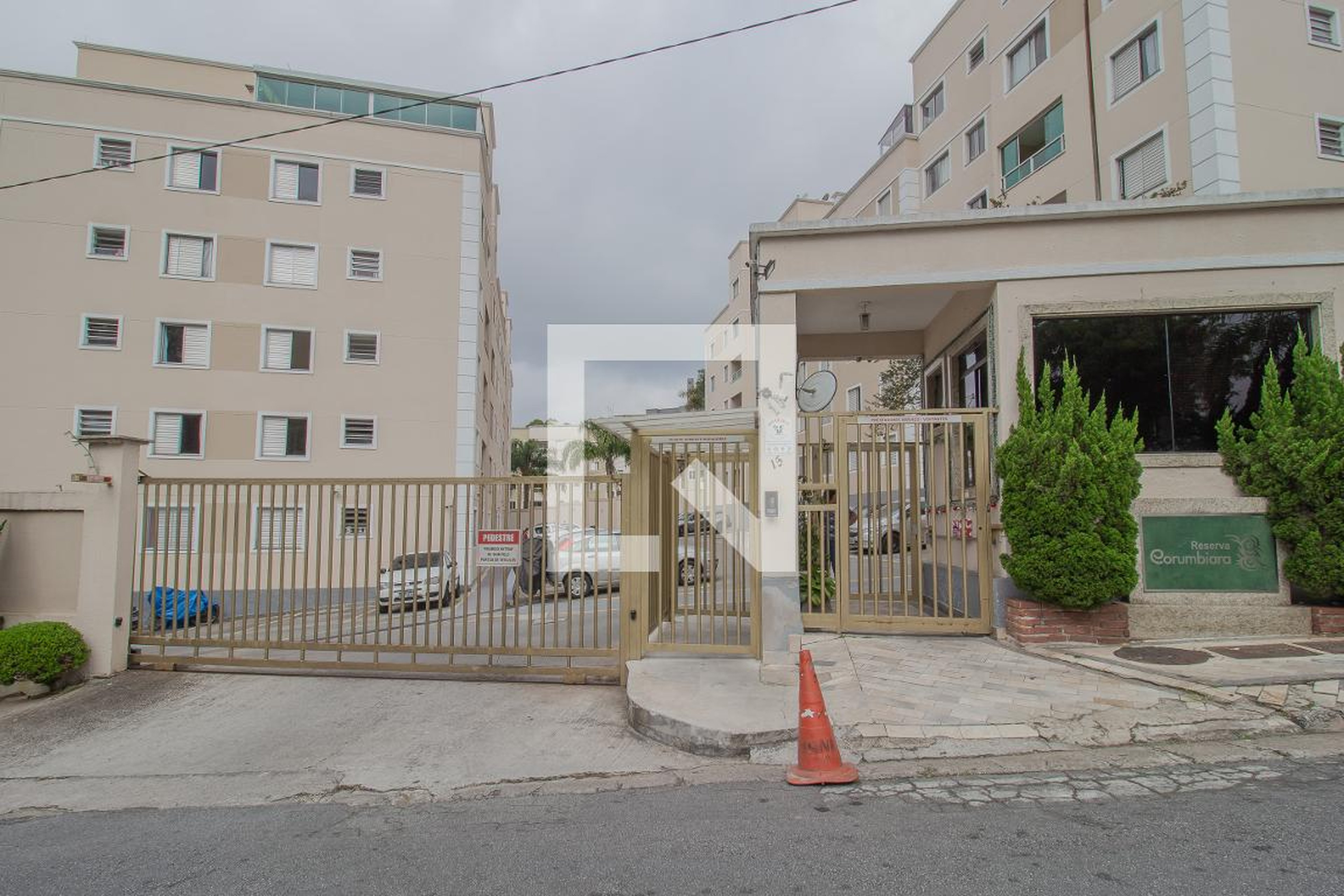 Fachada do condomínio Condomínio Reserva Corumbiara