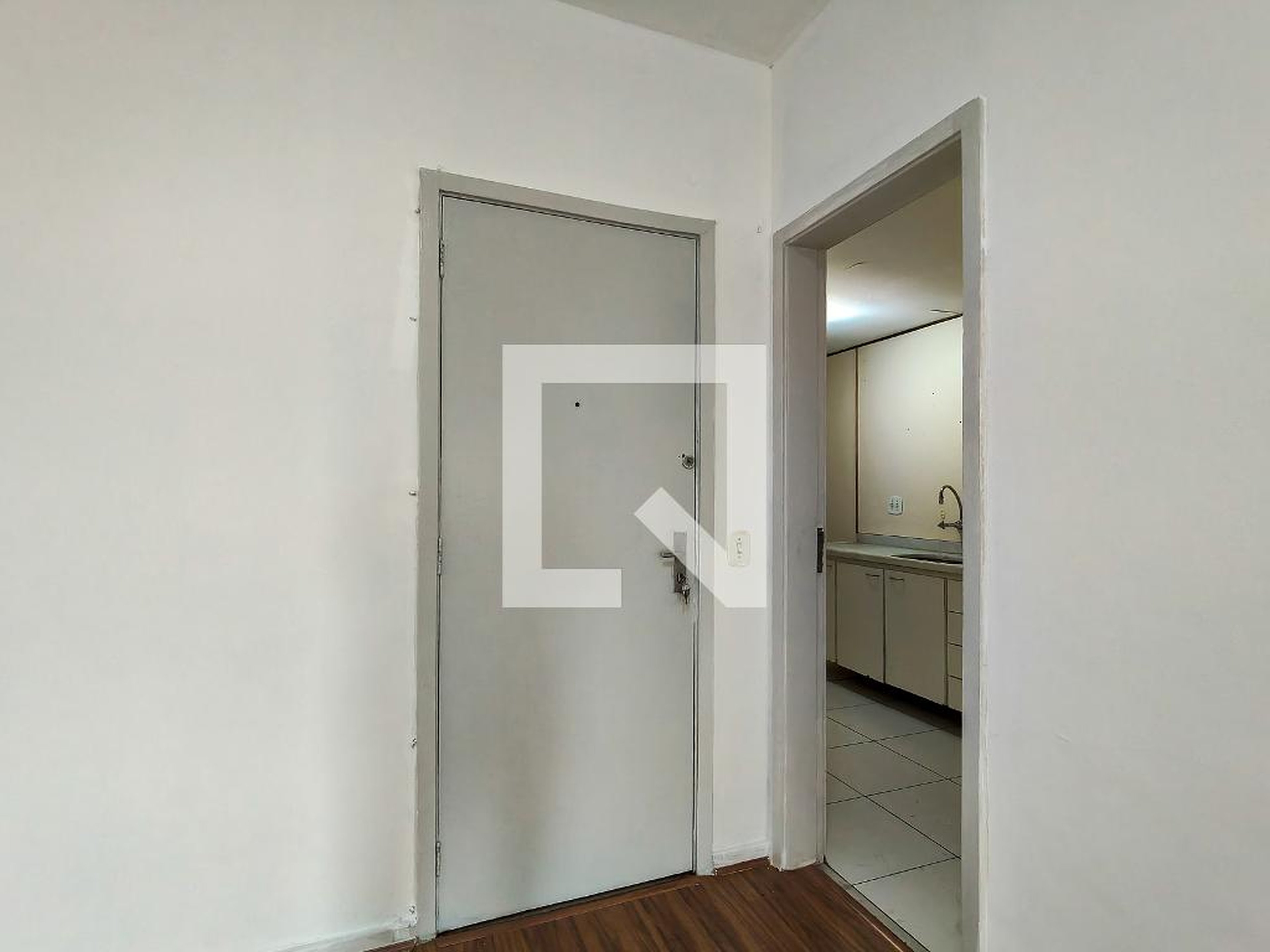 Entrada Condomínio em Rua Professor Gabizo, 230