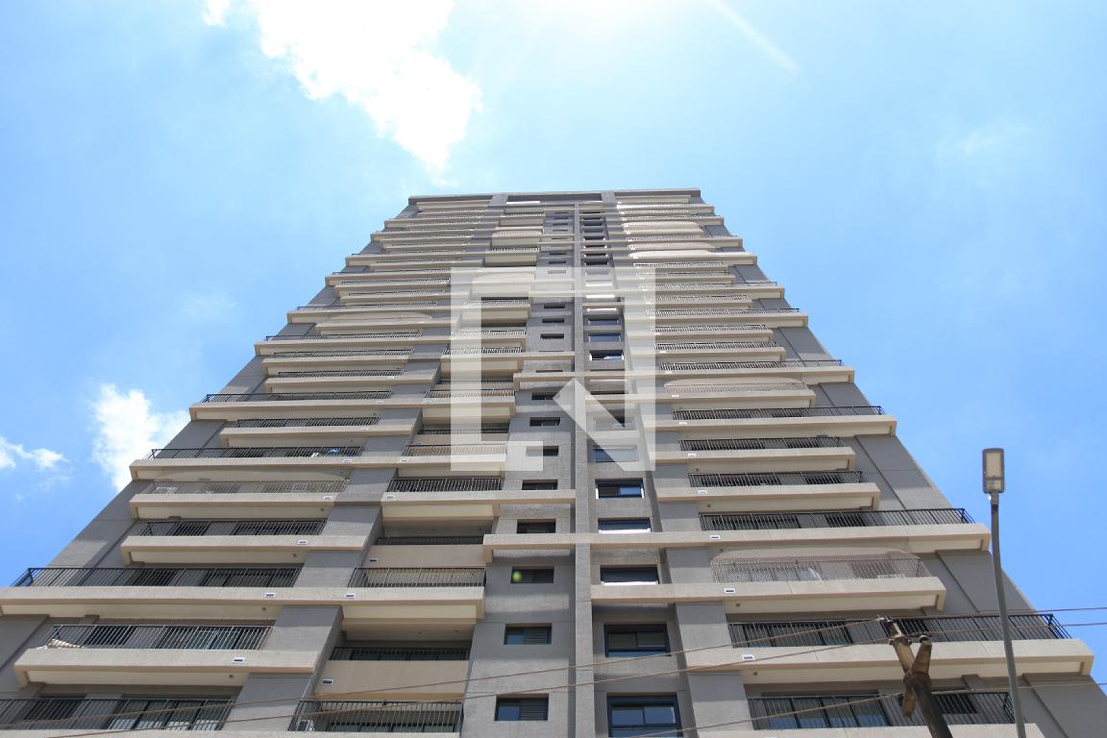 Fachada Condomínio em Rua 226, 412