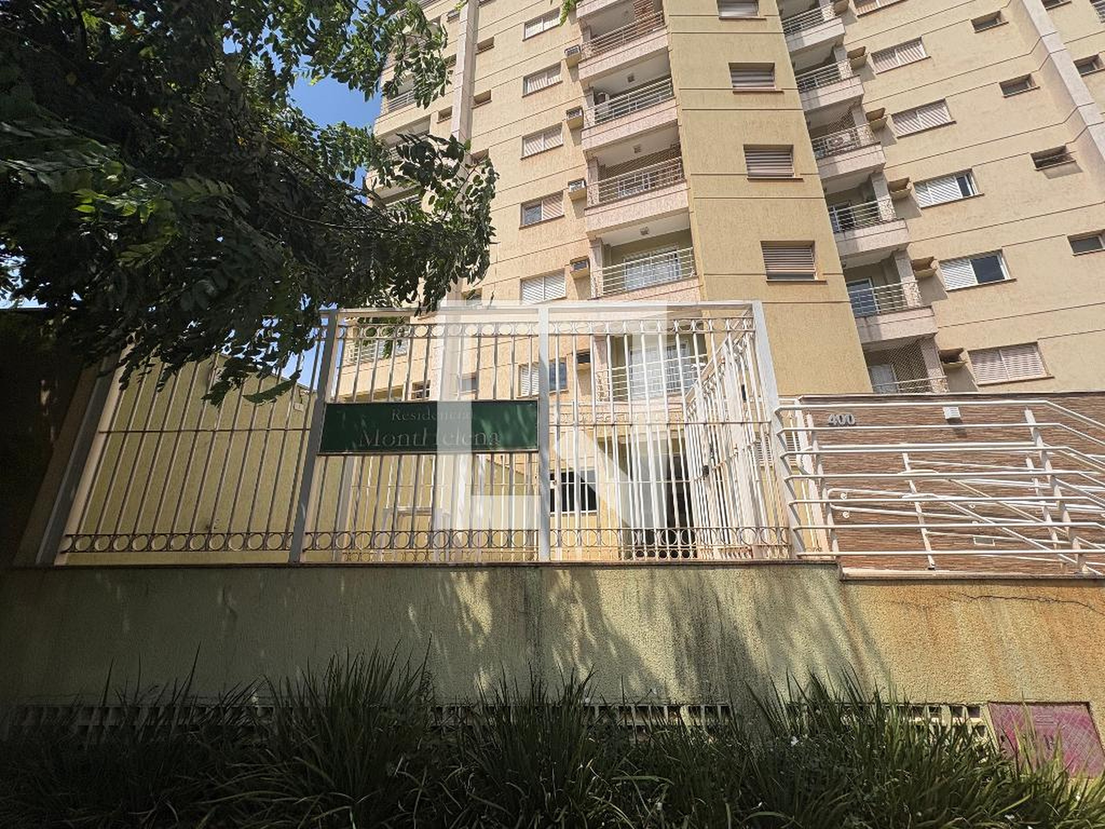 Fachada Condomínio Monthelena