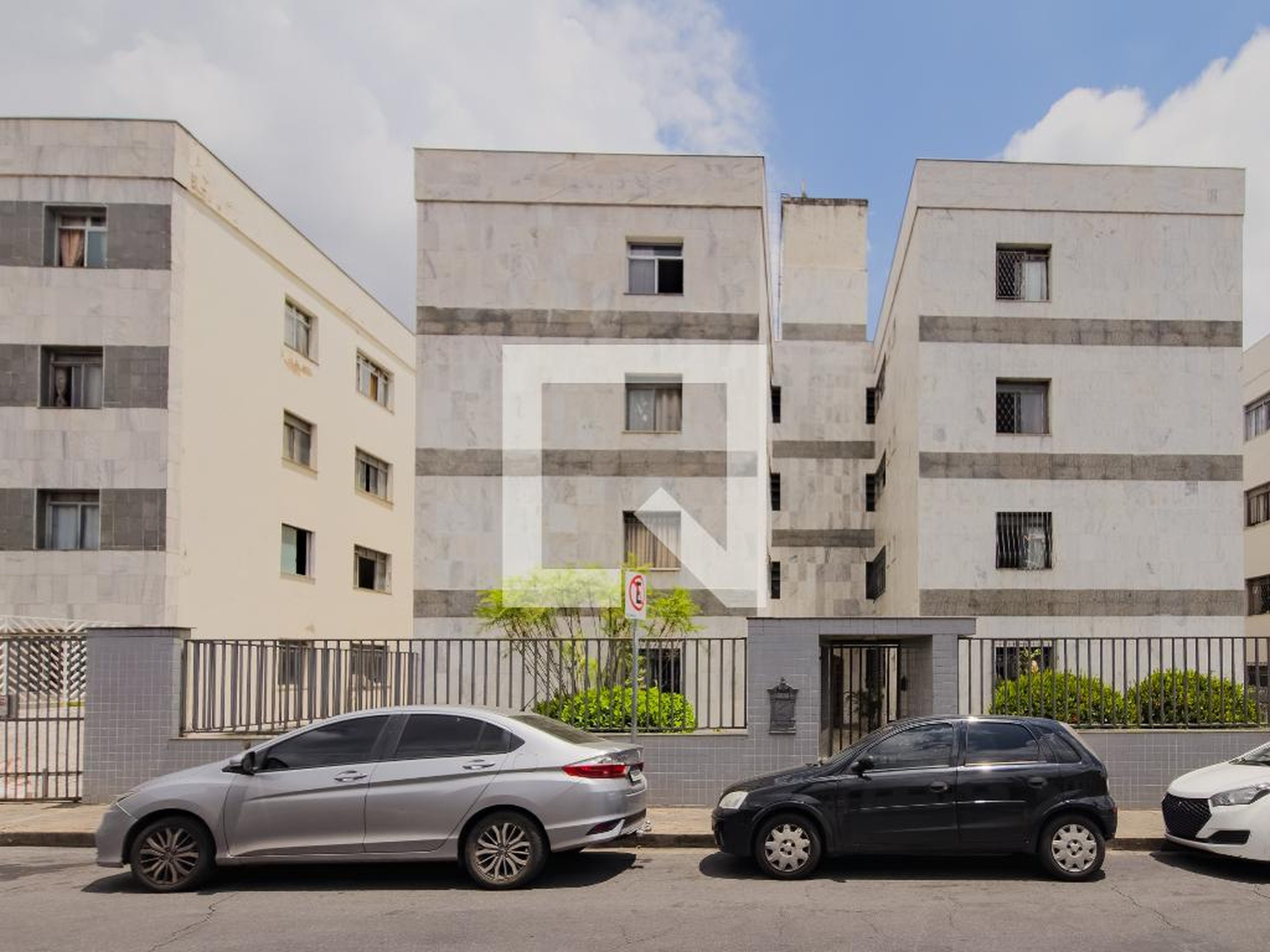 Fachada Condomínio em Rua Engenheiro Antônio Guerra, 174