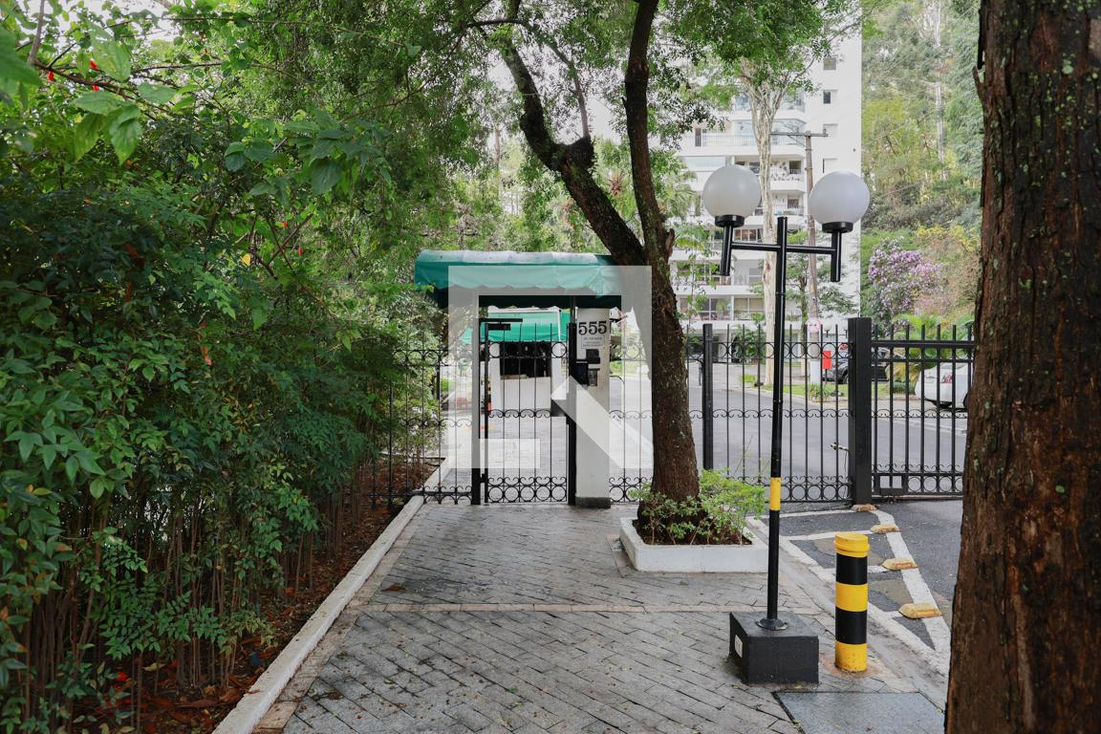 Fachada do condomínio Condomínio Edifícios Lucas Cranach e Durer