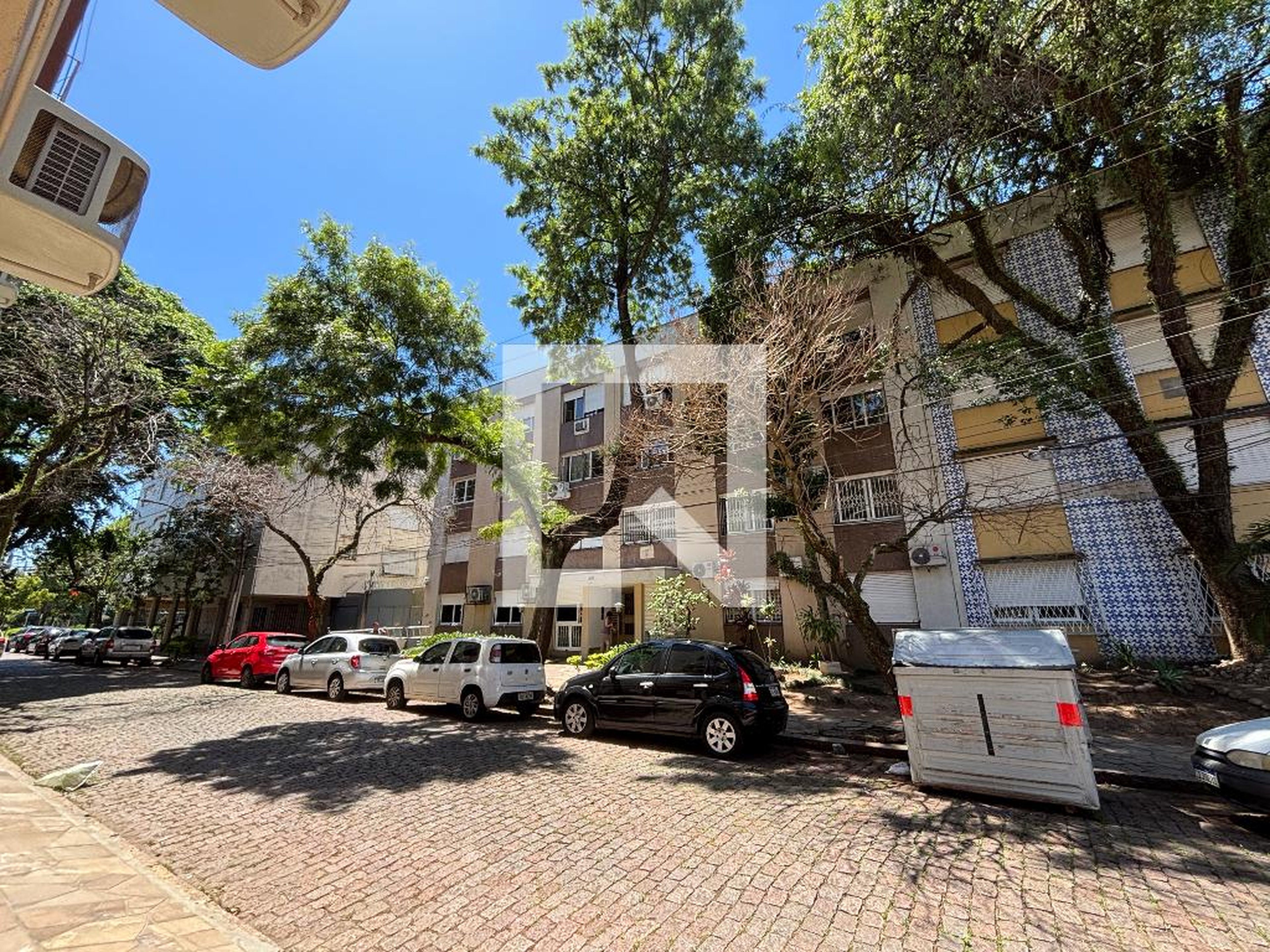 Fachada Condomínio em Rua Peri Machado, 40