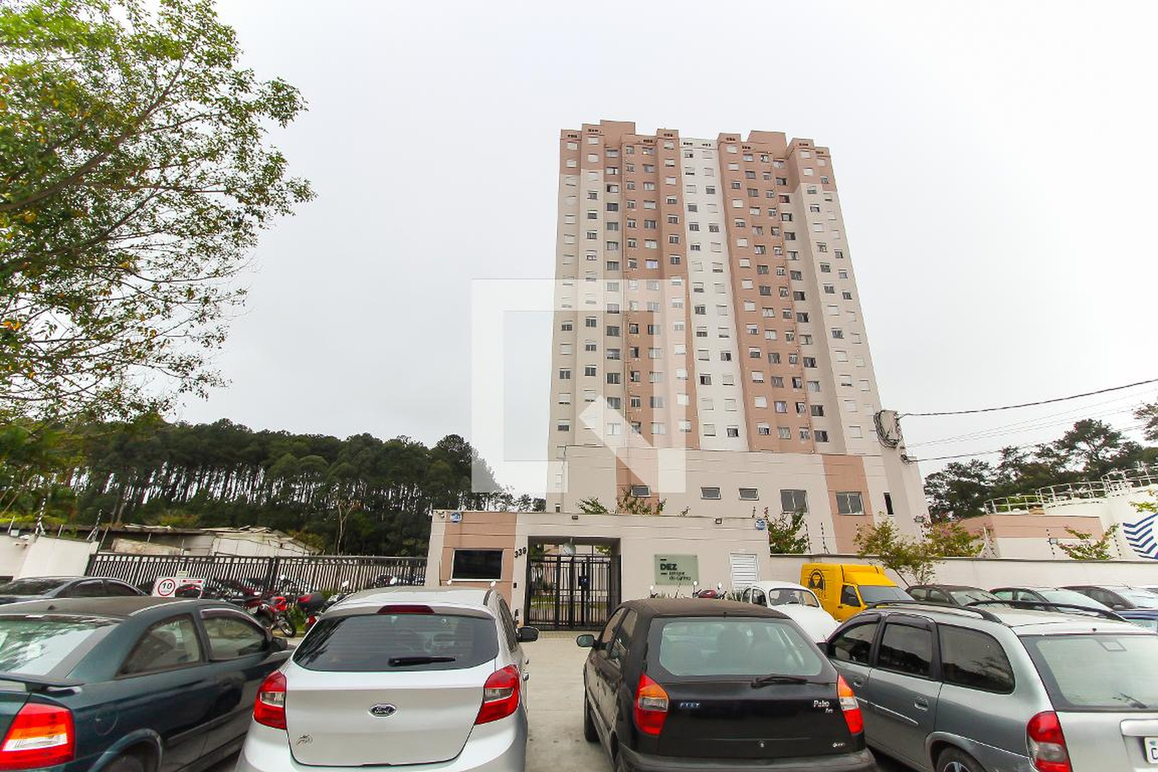 Fachada do Prédio Condomínio Dez Parque do Carmo