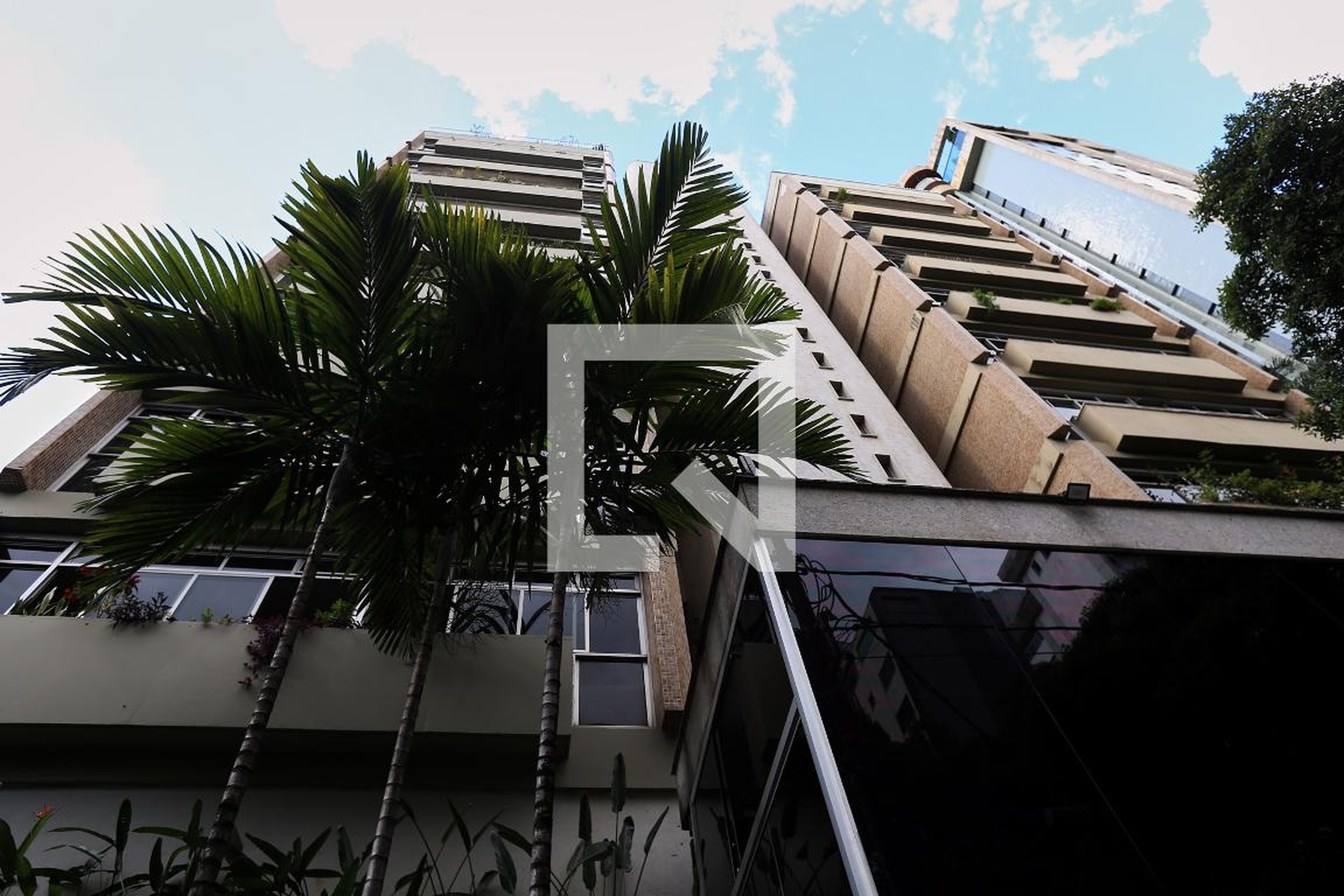 Fachada Condomínio em Rua Professor Antônio Aleixo, 222