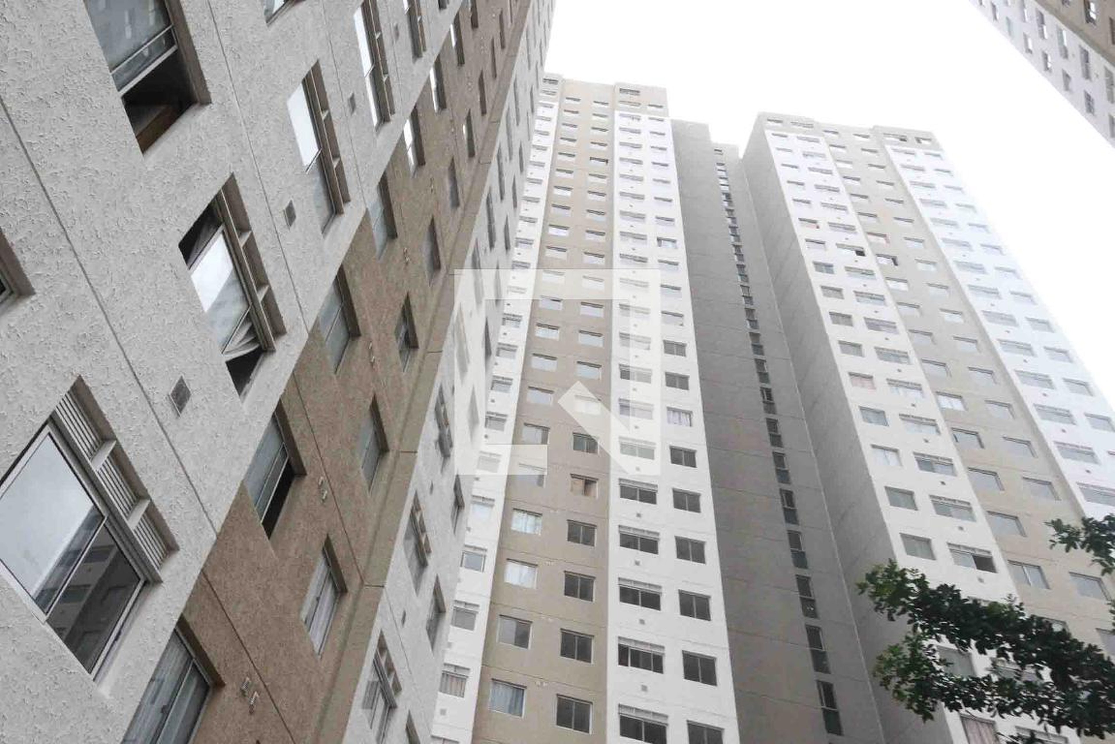 Fachada Condomínio em Rua Clenio Wanderley, 544