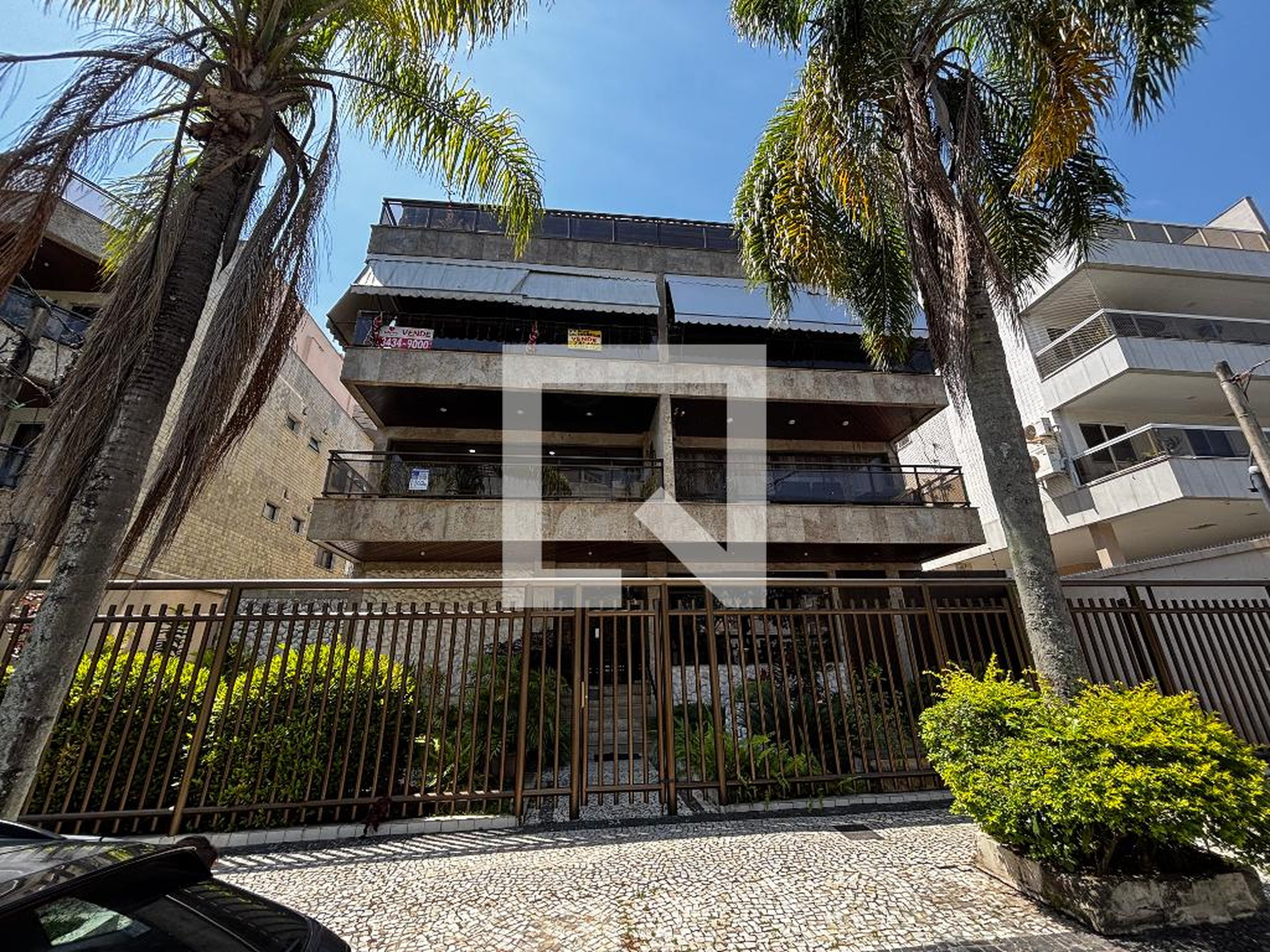 Fachada Condomínio em Rua Raul da Cunha Ribeiro, 70