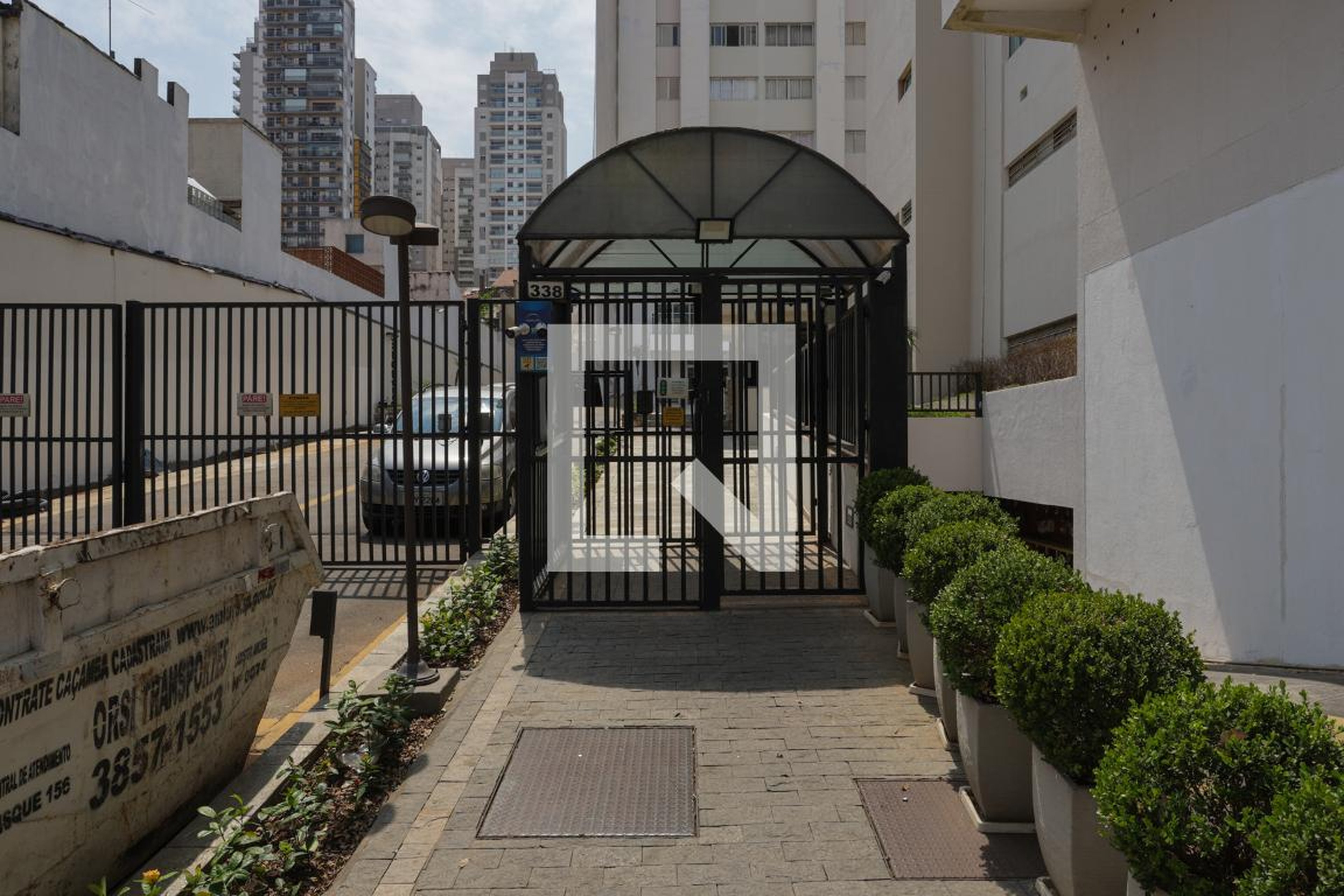 Fachada do condomínio Condomínio Edifícios Greville e Flamboyant