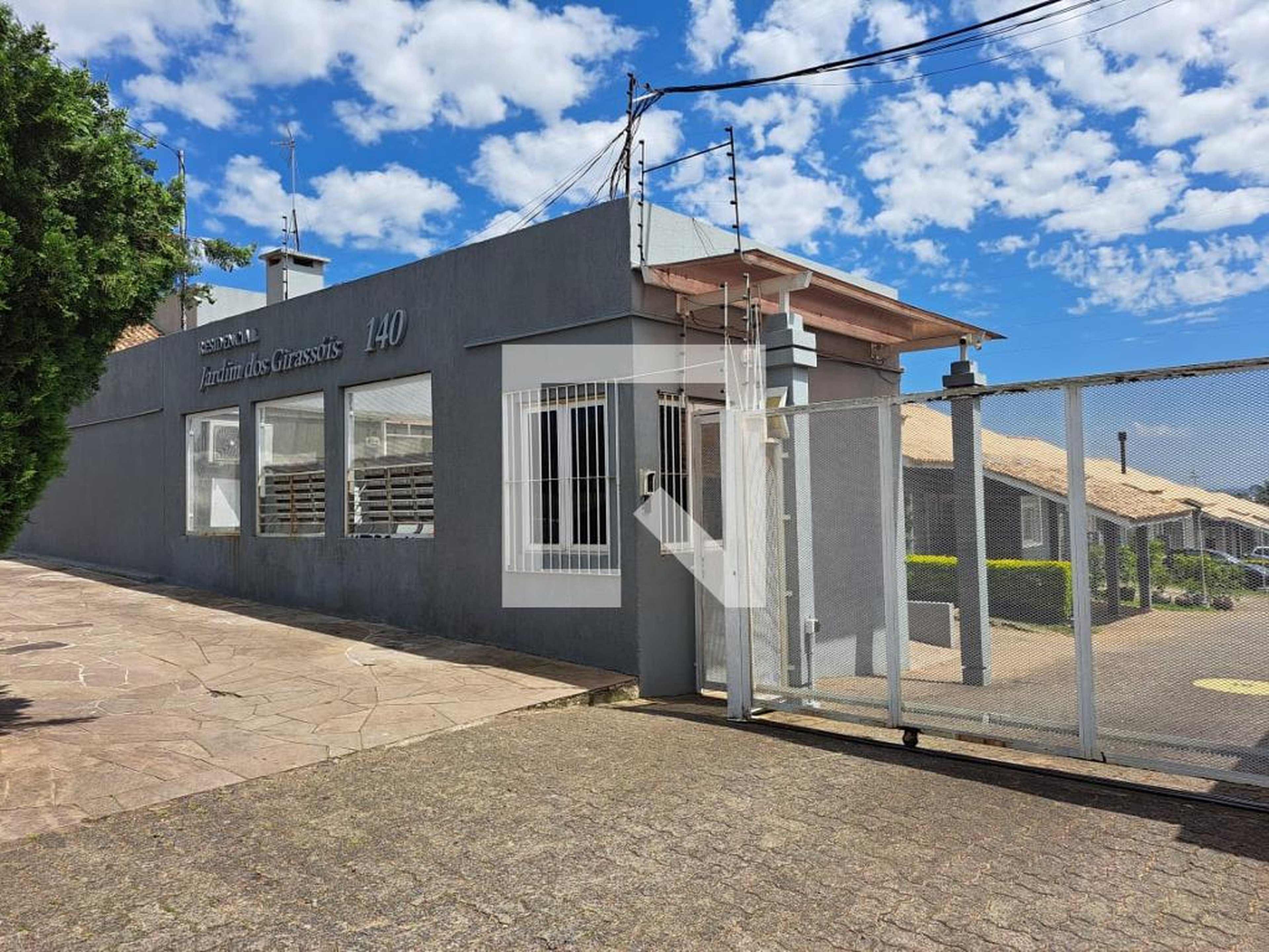 Fachada do Condomínio Residencial Jardim dos Girassóis