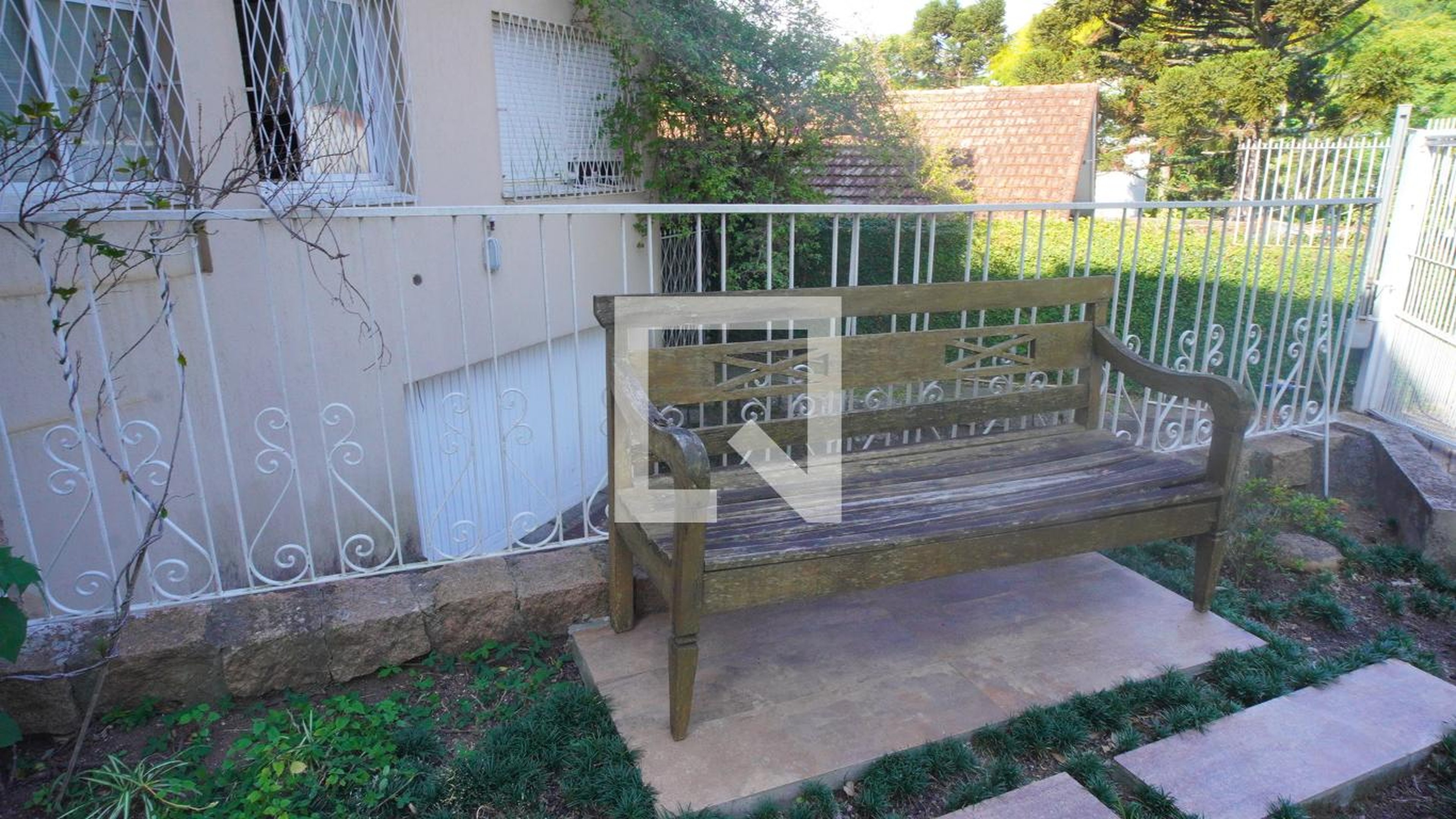 Hall de entrada Condomínio em Rua Padre João Batista Reus, 1200