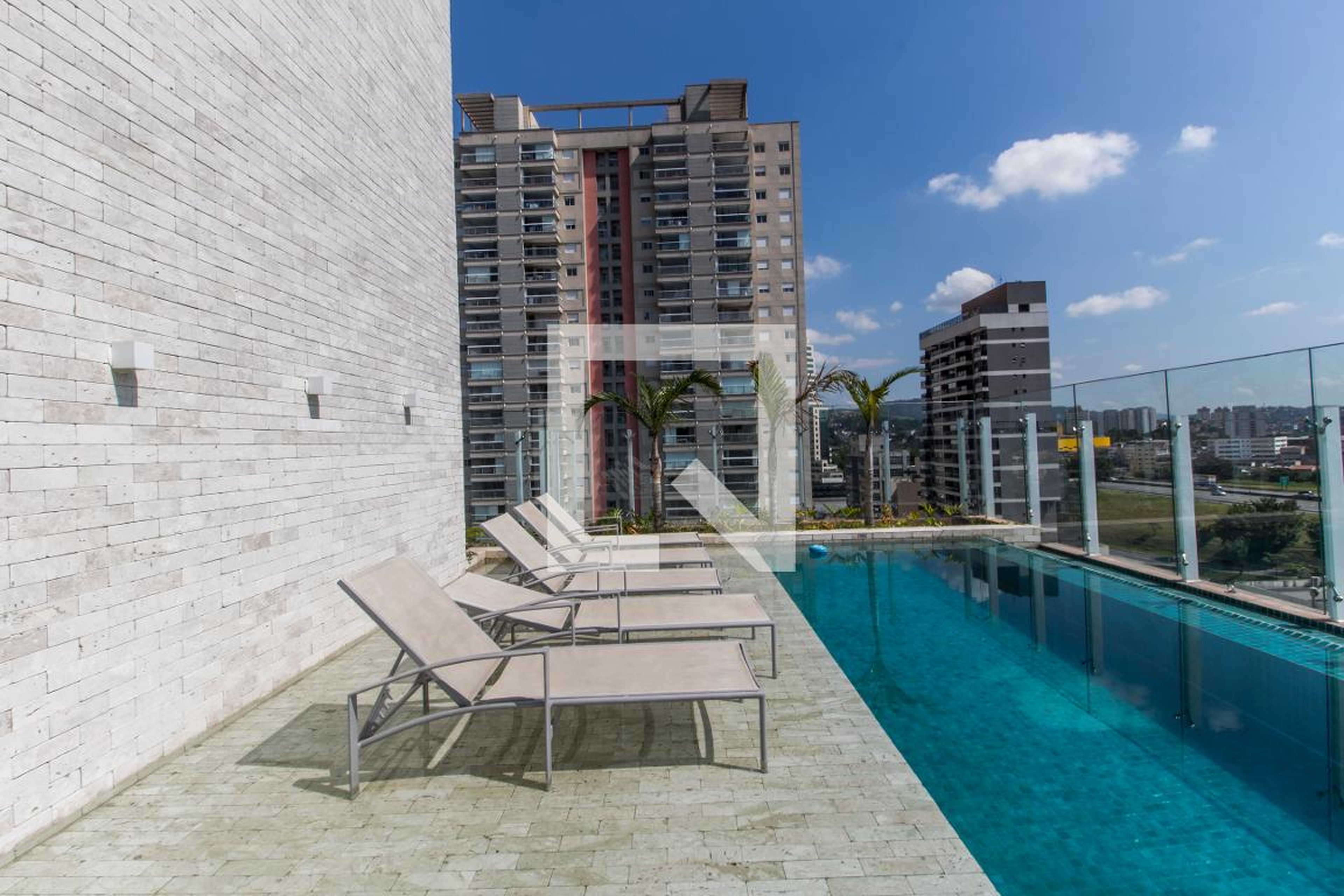 Piscina - High Bethaville