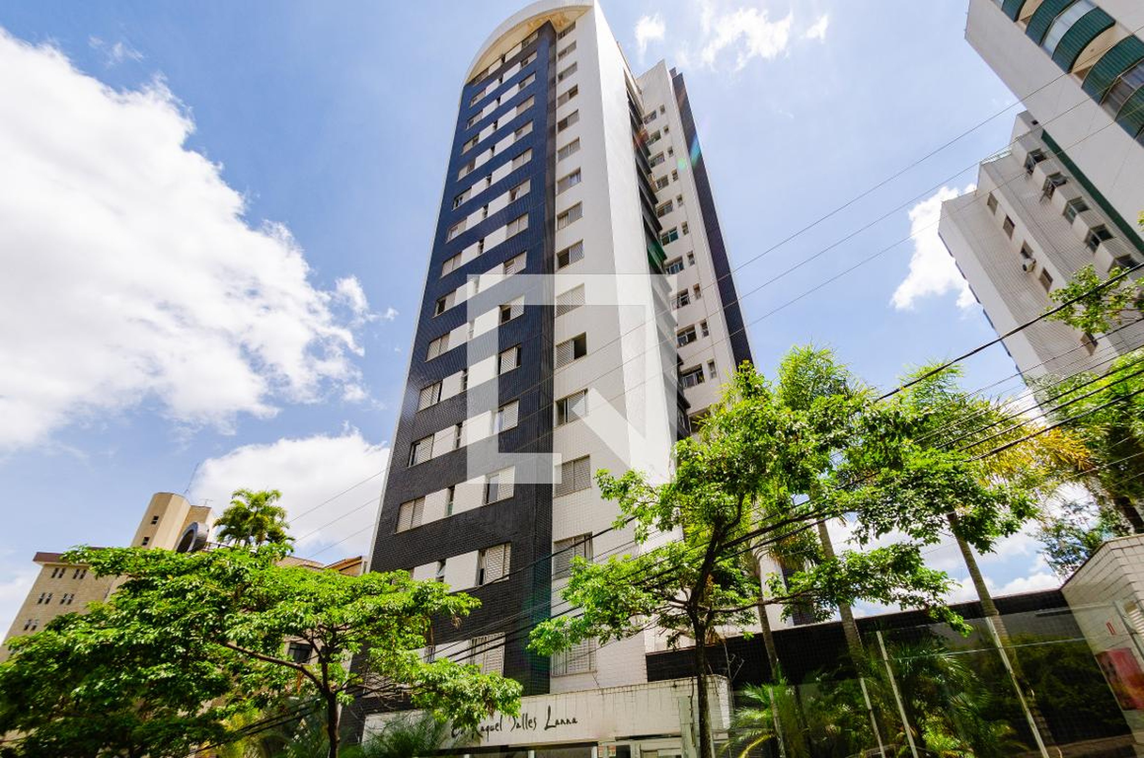 Fachada Condomínio em Rua Professora Bartira Mourão, 162