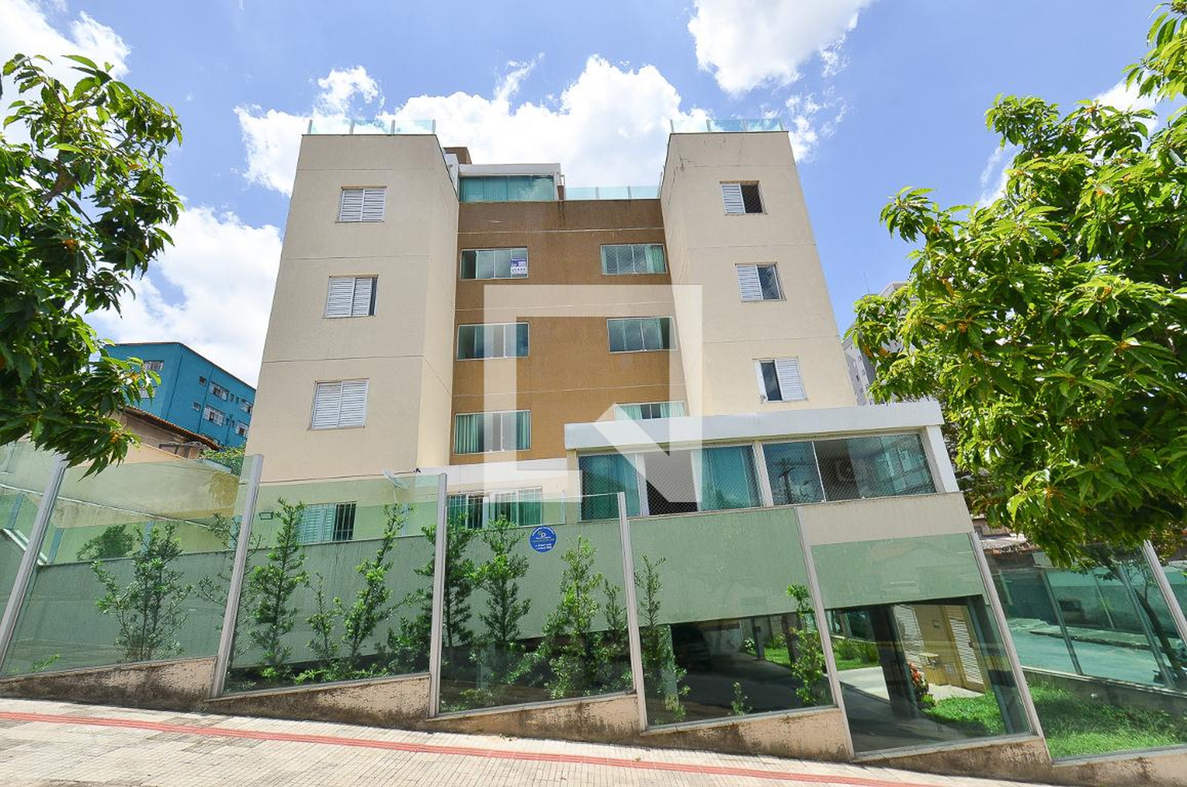 Fachada Condomínio em Rua Marieta Machado, 609