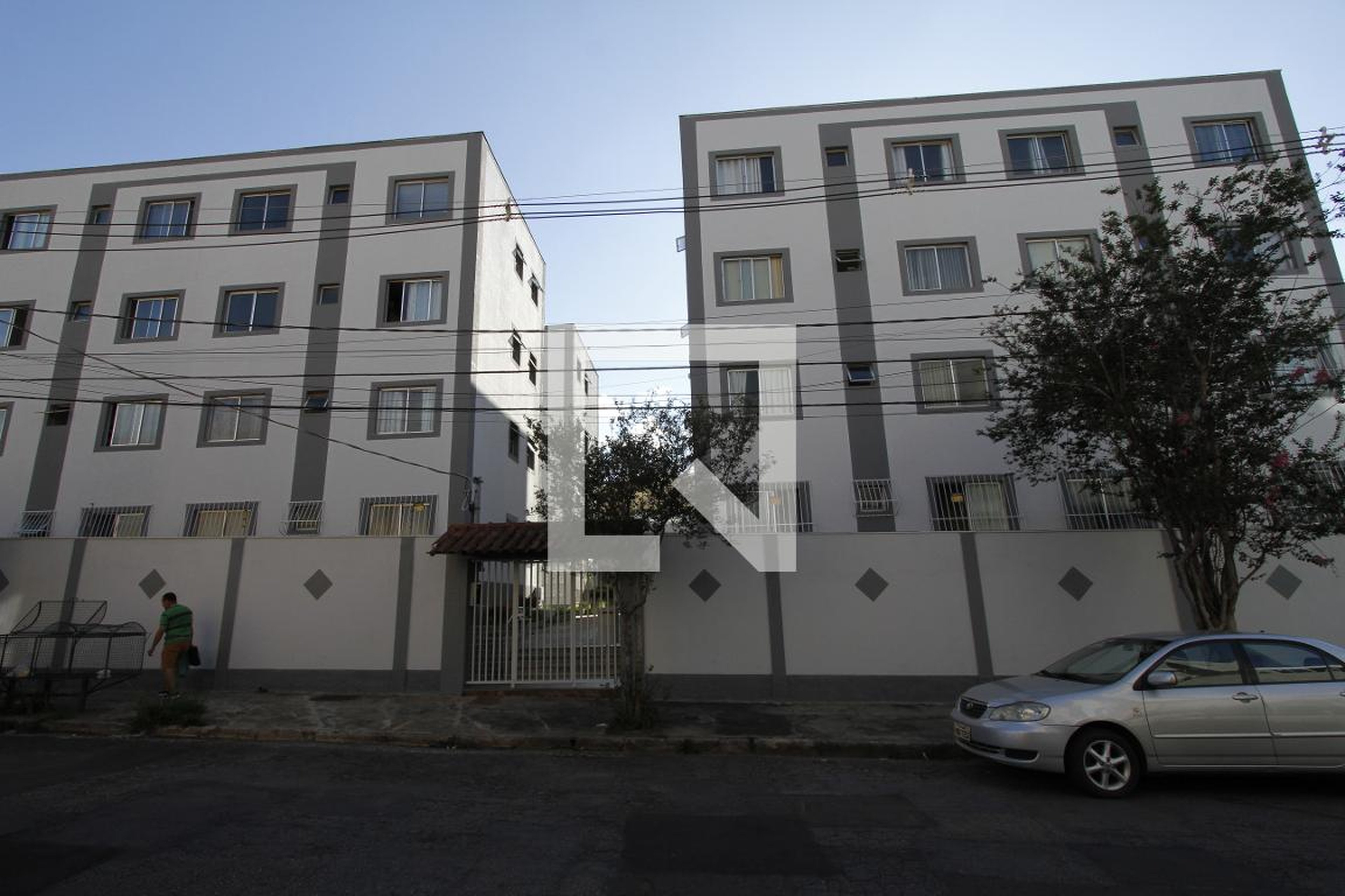 Fachada do Prédio Condomínio em Rua Professor Carlos Tunes, 140